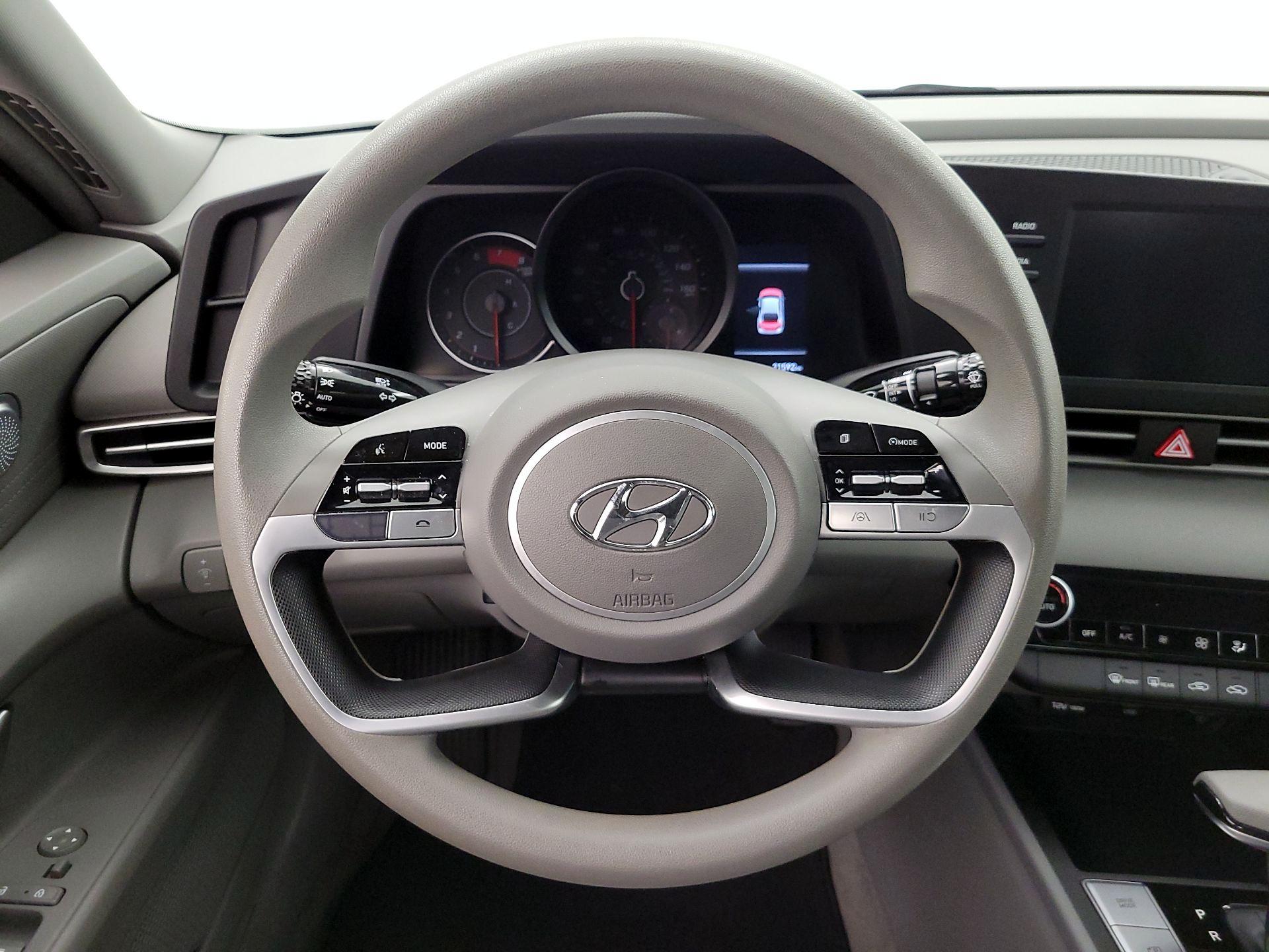 Thumbnail: 2023 Hyundai Elantra - 10