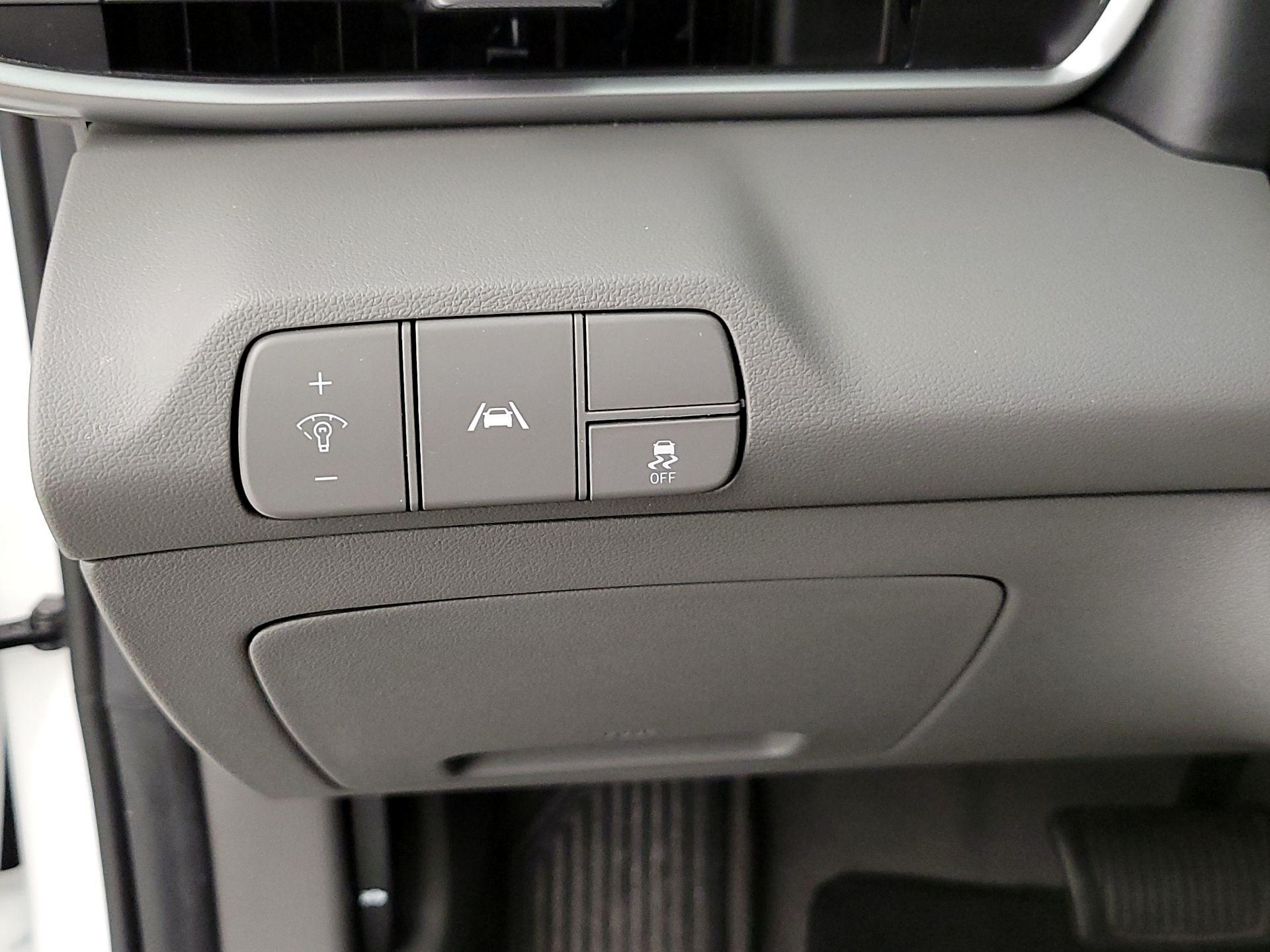 Thumbnail: 2023 Hyundai Elantra - 13