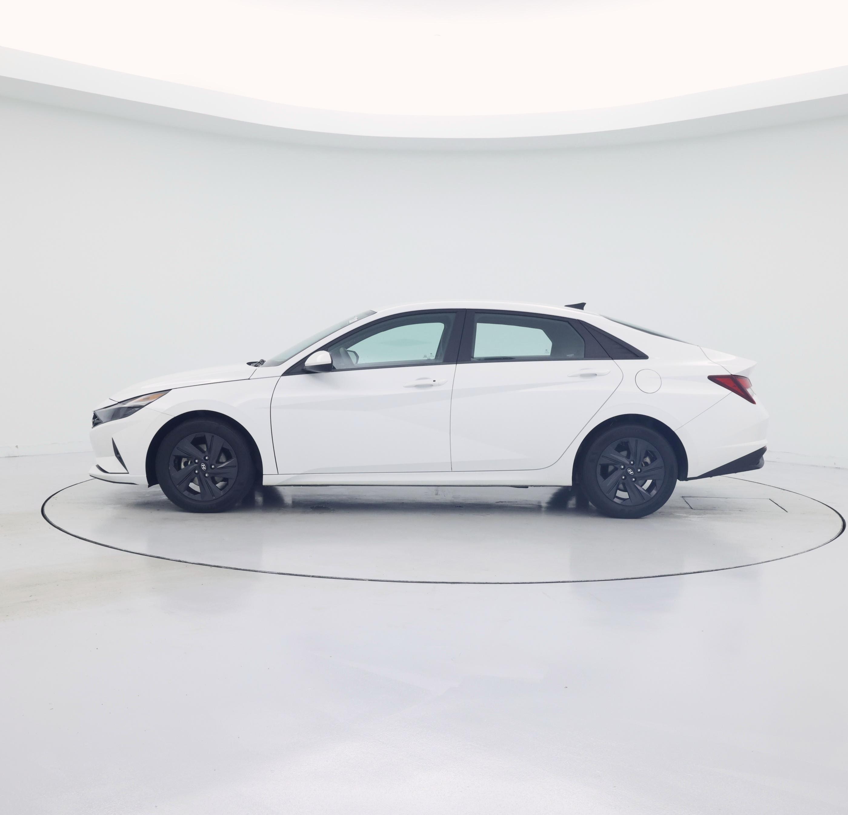 Thumbnail: 2023 Hyundai Elantra - 3