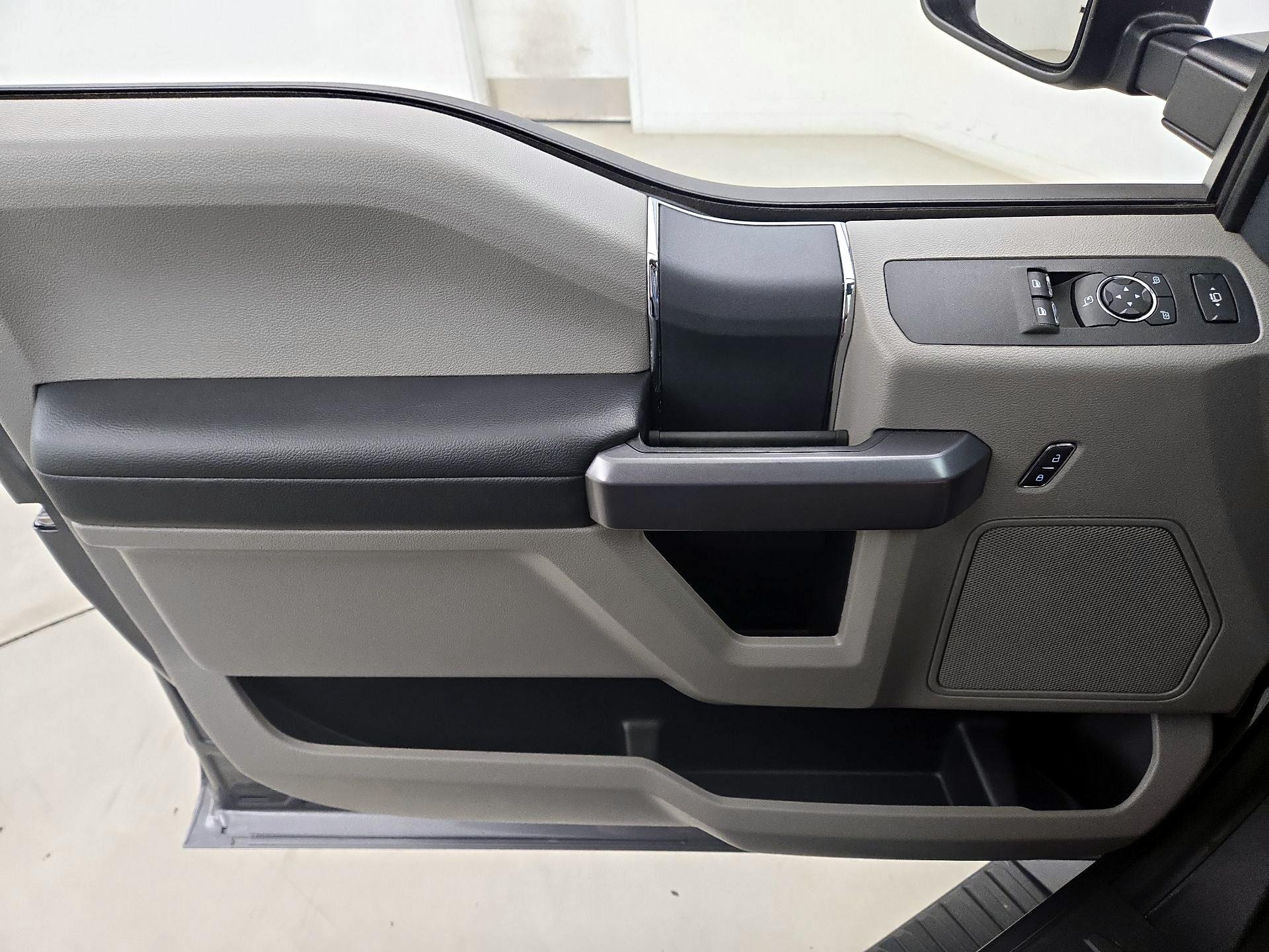 Thumbnail: 2022 Ford F-350 - 12