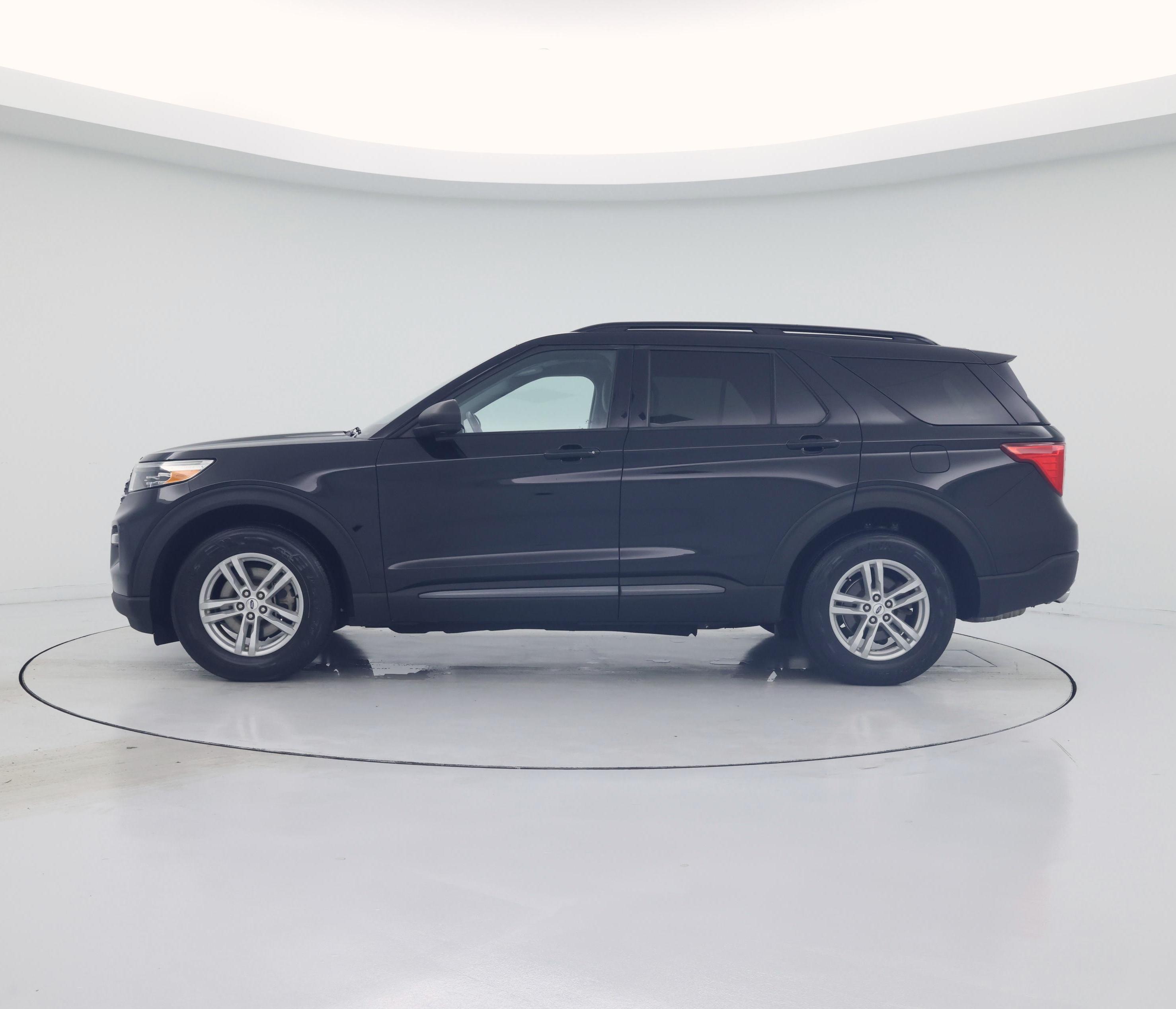 Thumbnail: 2021 Ford Explorer - 3