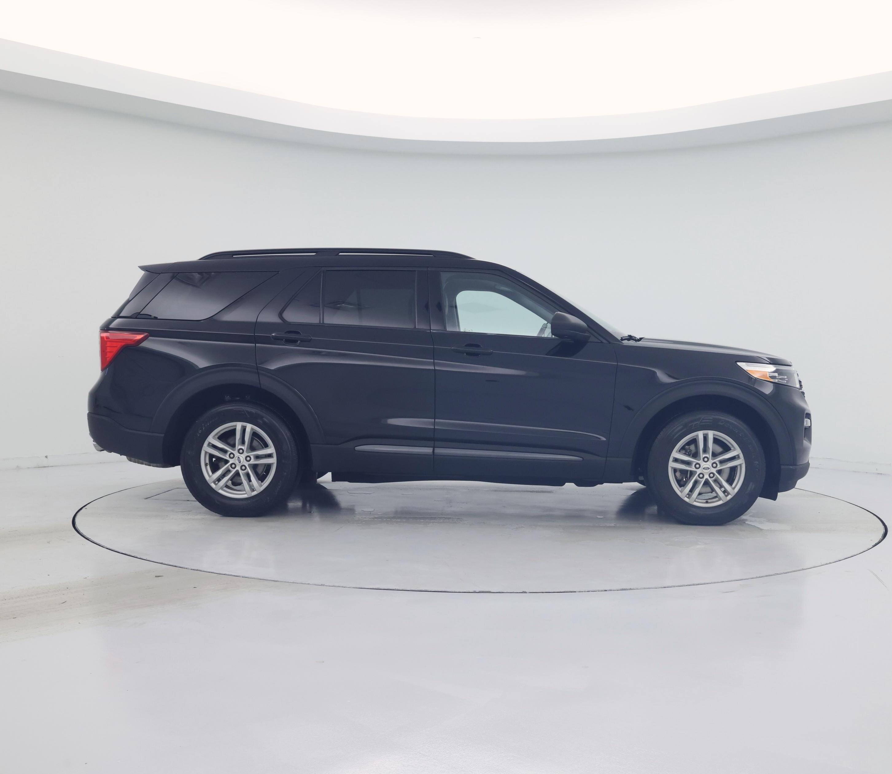 Thumbnail: 2021 Ford Explorer - 7