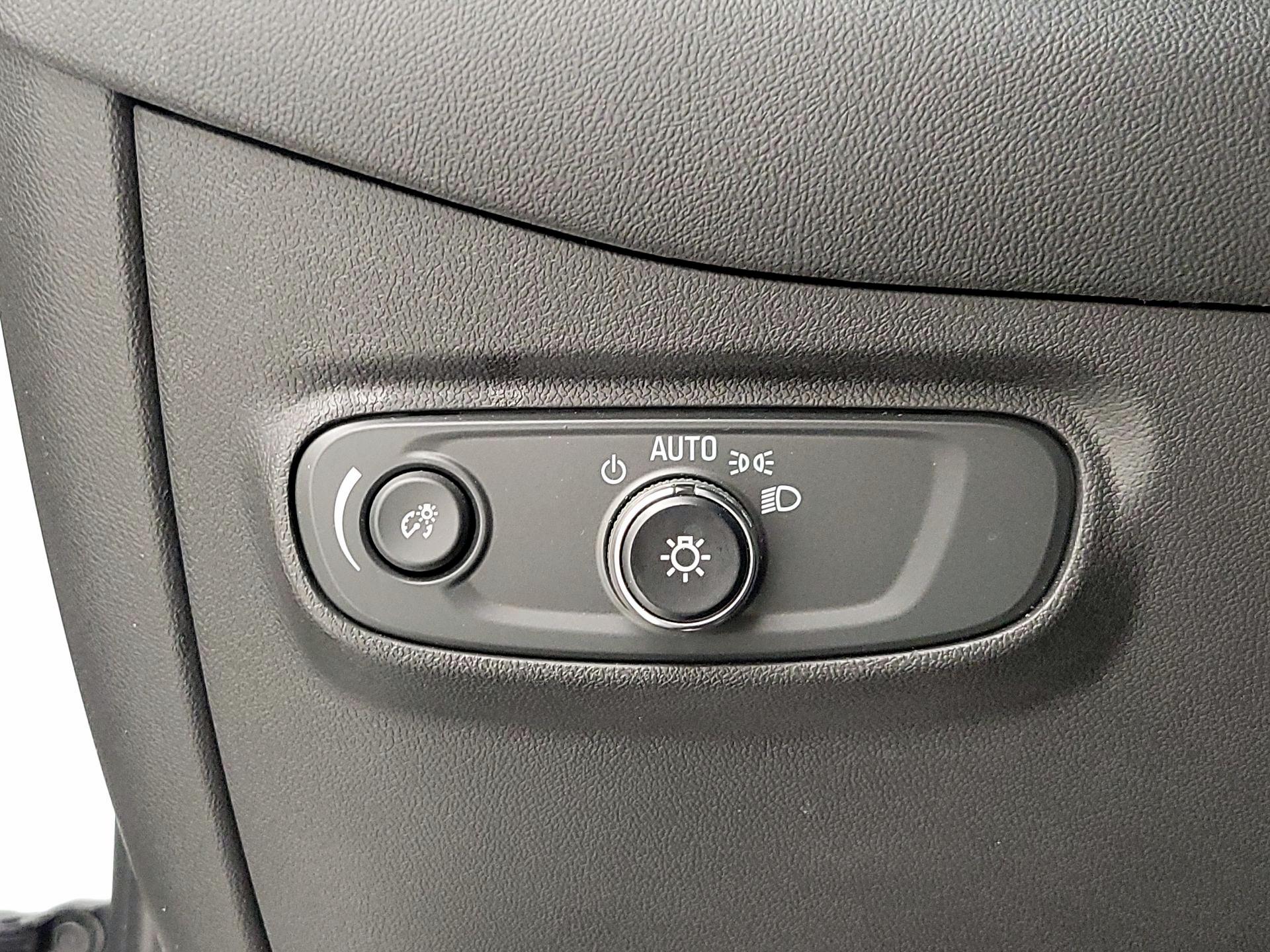 Thumbnail: 2022 Chevrolet Equinox - 13