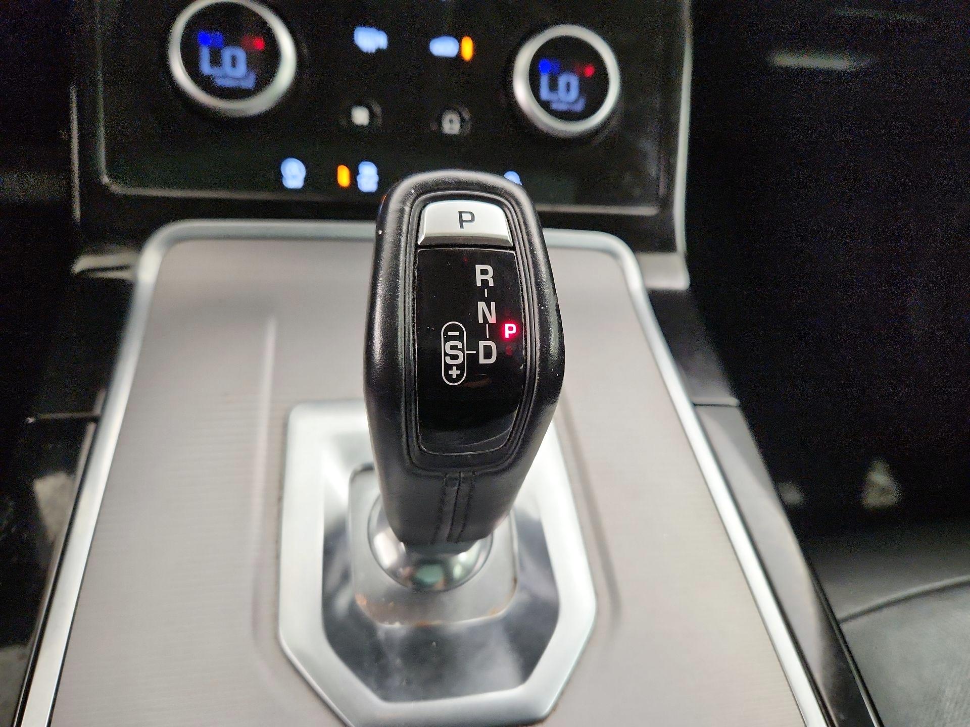 Thumbnail: 2020 Land Rover Range Rover Evoque - 18