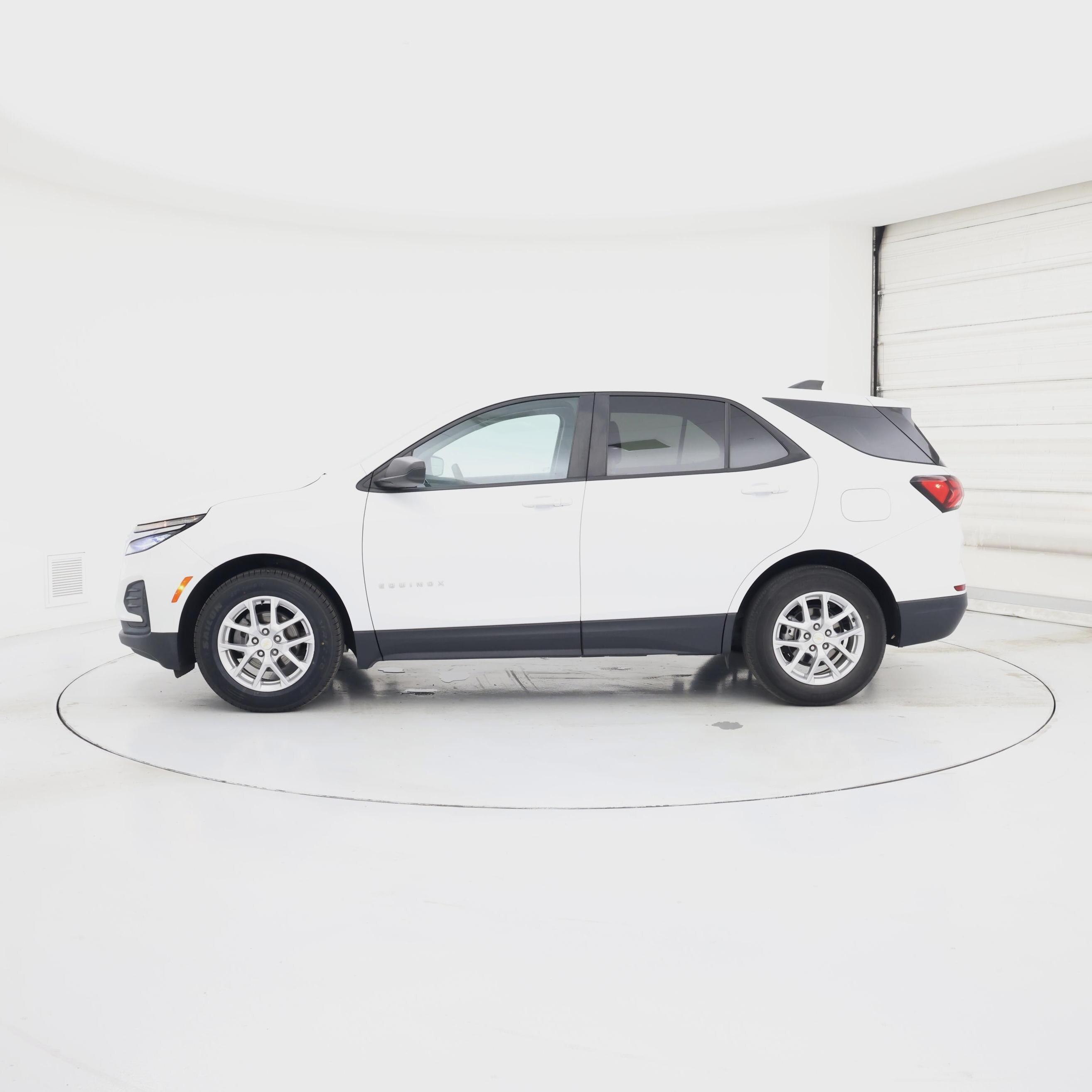 Thumbnail: 2023 Chevrolet Equinox - 3