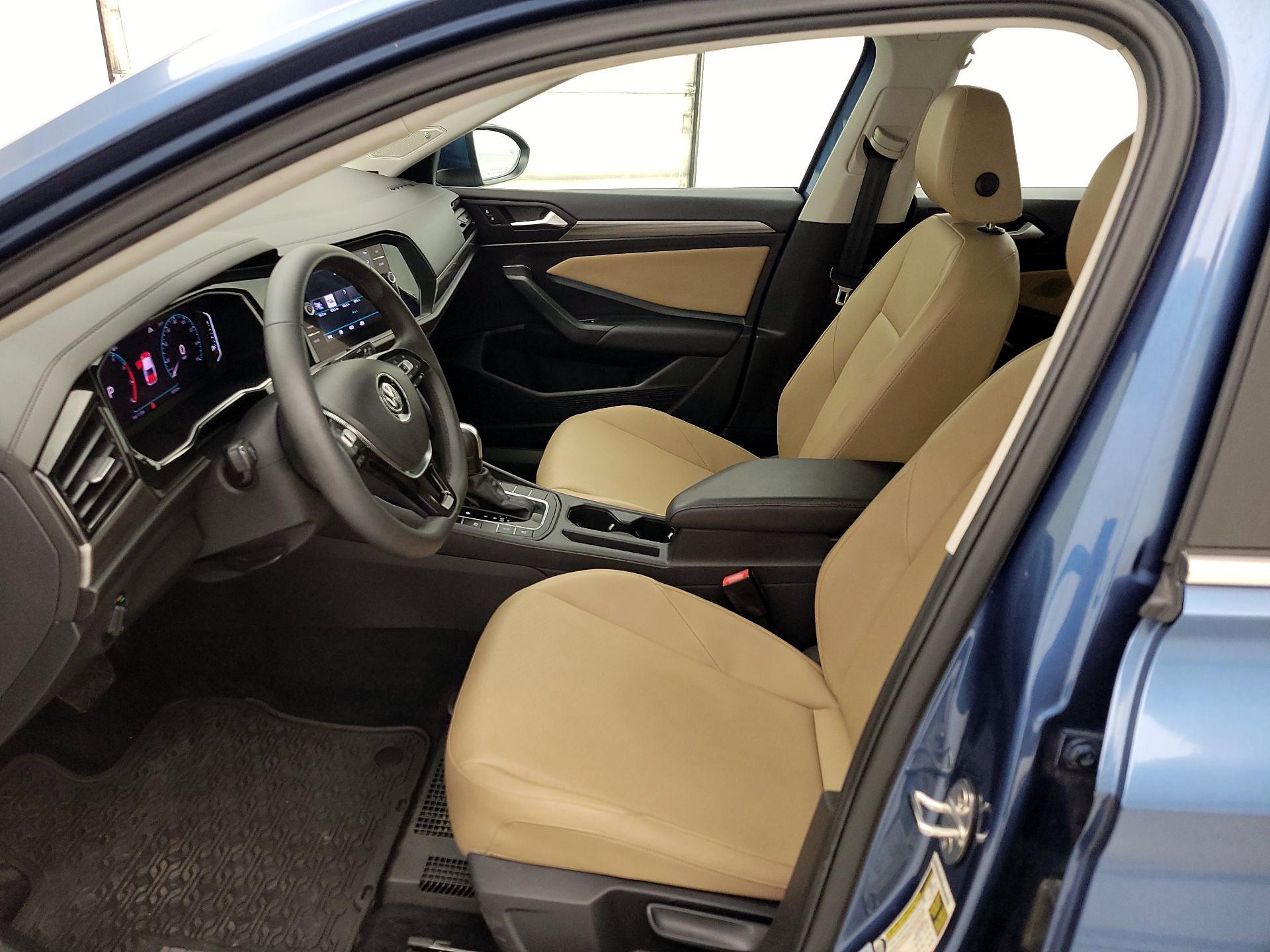 Thumbnail: 2020 Volkswagen Jetta - 11