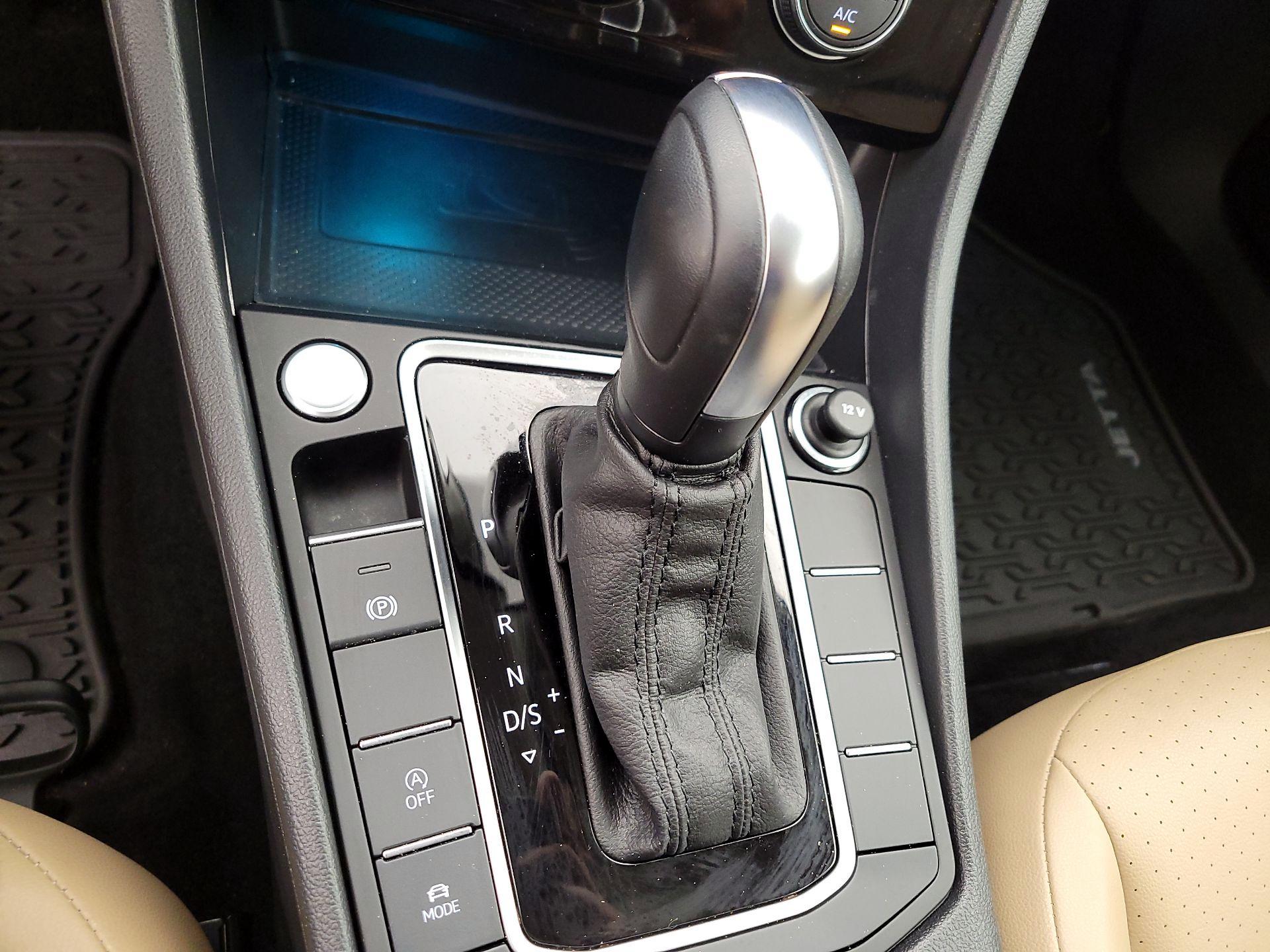 Thumbnail: 2020 Volkswagen Jetta - 15