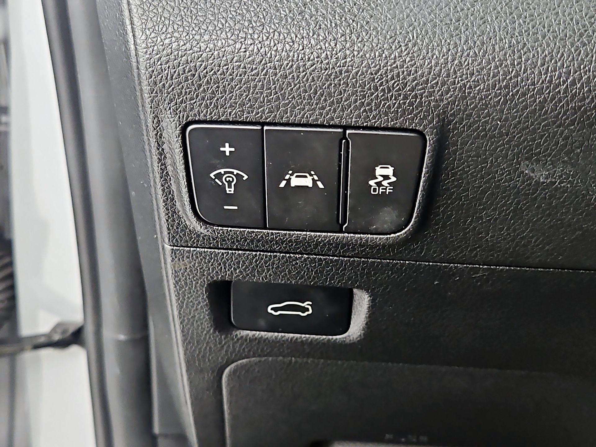 Thumbnail: 2023 Kia K5 - 13