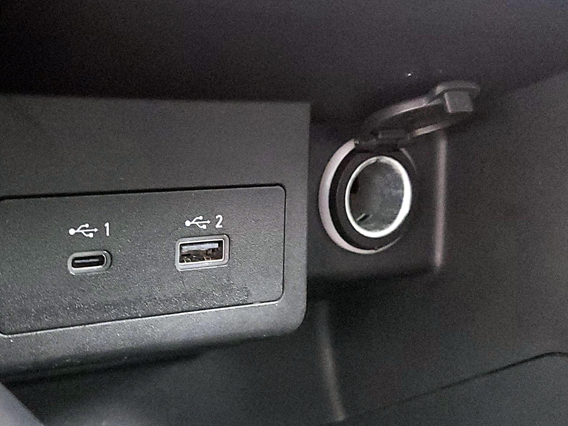 Thumbnail: 2023 Nissan Kicks - 18