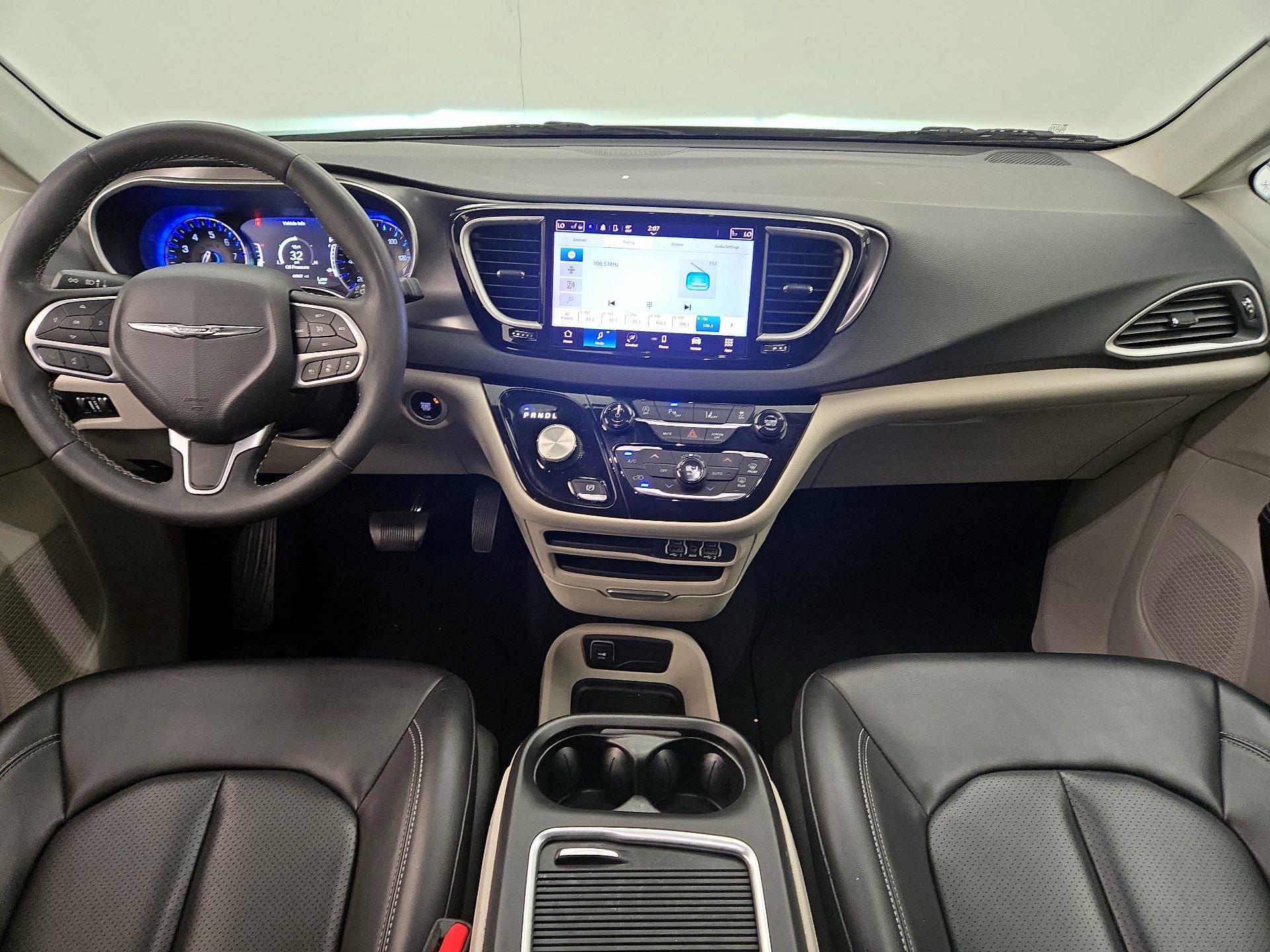 Thumbnail: 2023 Chrysler Pacifica - 9