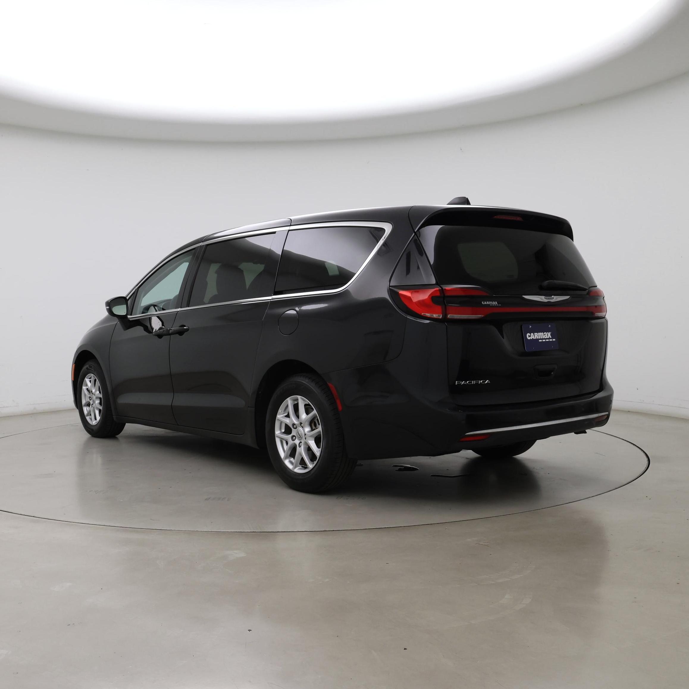 Thumbnail: 2023 Chrysler Pacifica - 2