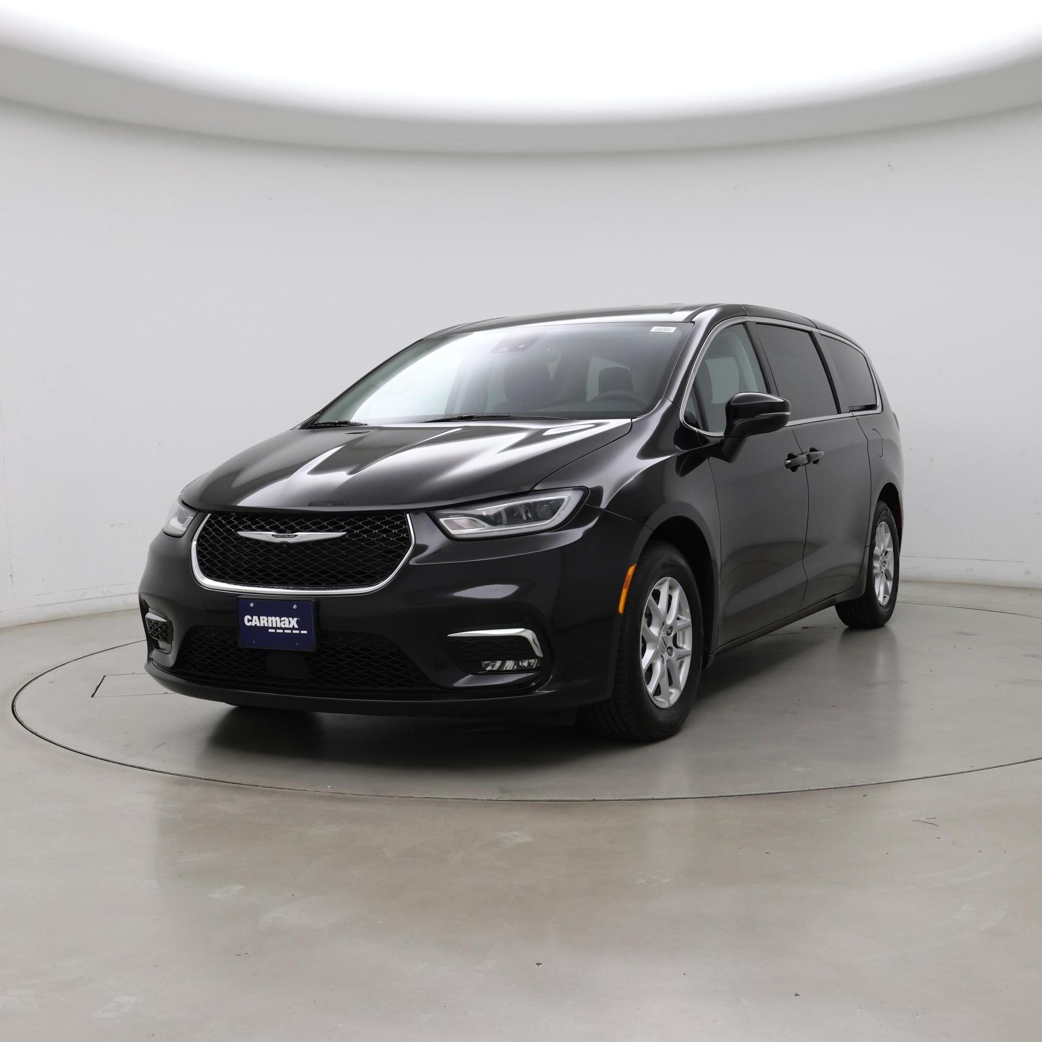 Thumbnail: 2023 Chrysler Pacifica - 4