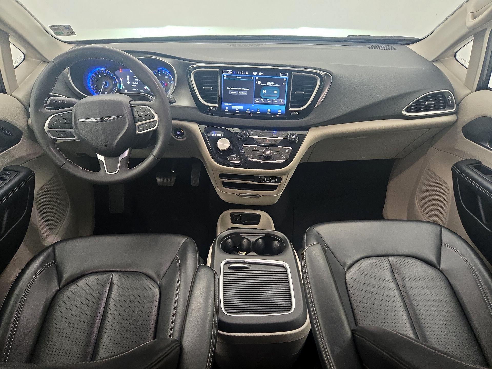 Thumbnail: 2023 Chrysler Pacifica - 9