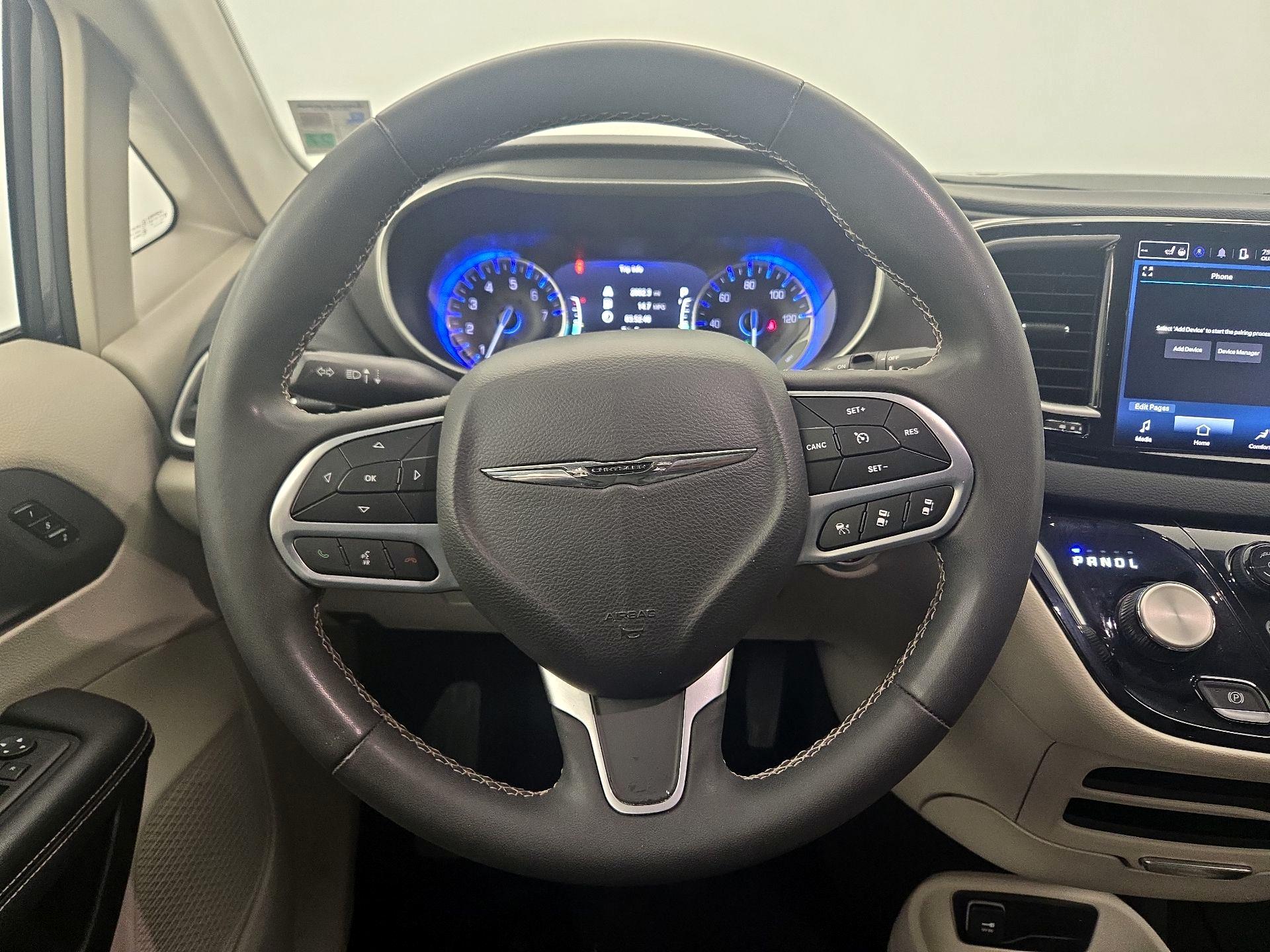 Thumbnail: 2023 Chrysler Pacifica - 10