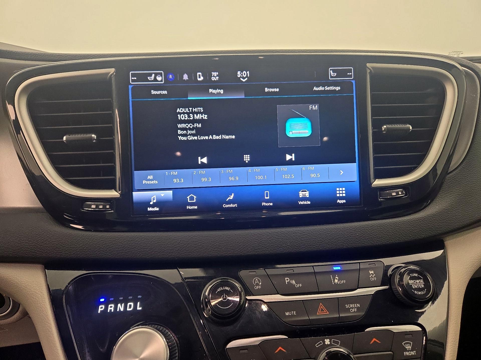 Thumbnail: 2023 Chrysler Pacifica - 15