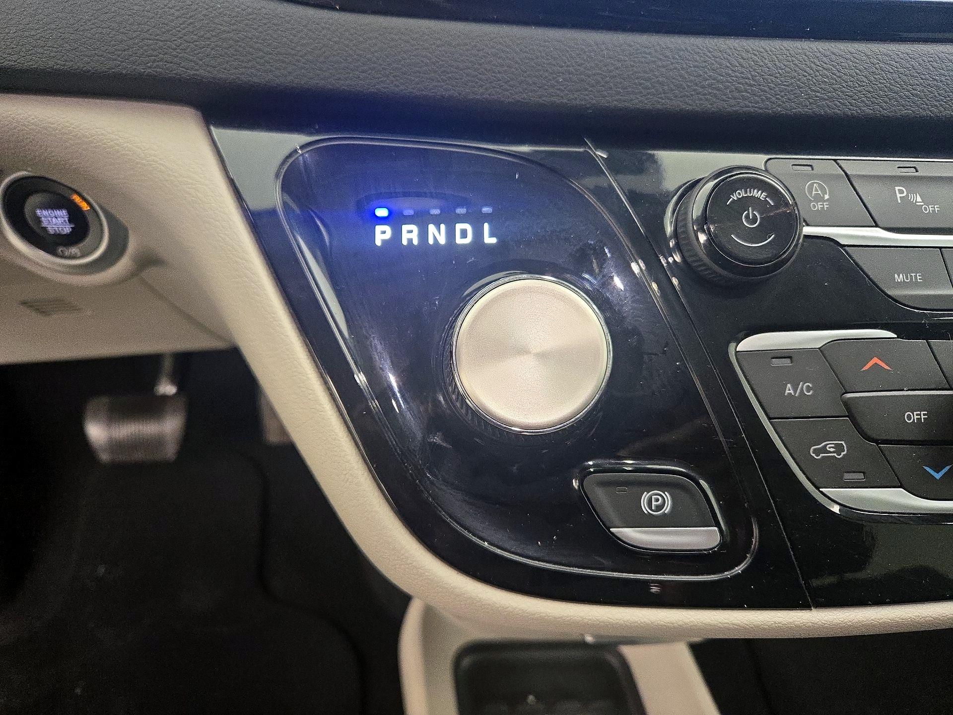 Thumbnail: 2023 Chrysler Pacifica - 17