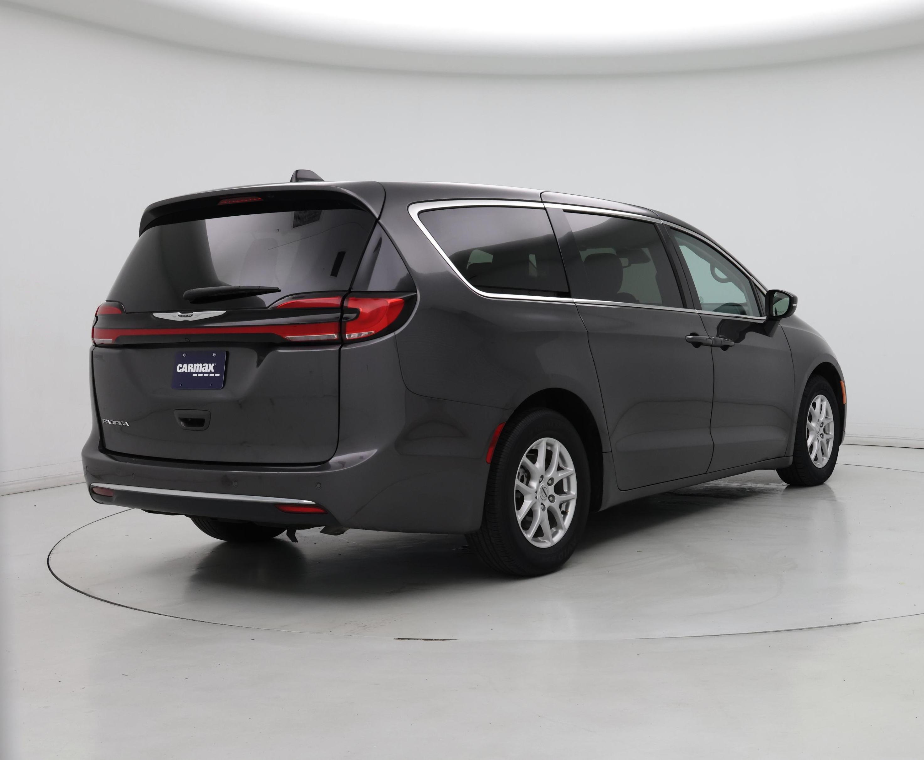 Thumbnail: 2023 Chrysler Pacifica - 8