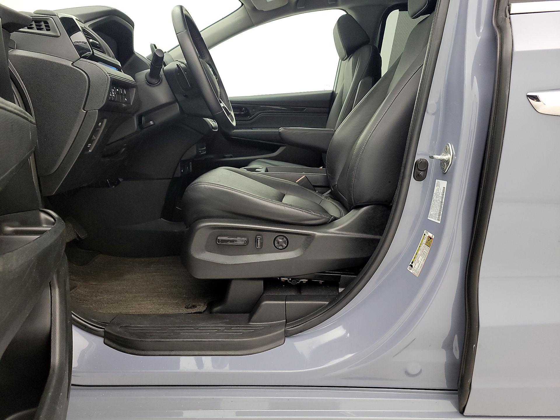 Thumbnail: 2023 Honda Odyssey - 11