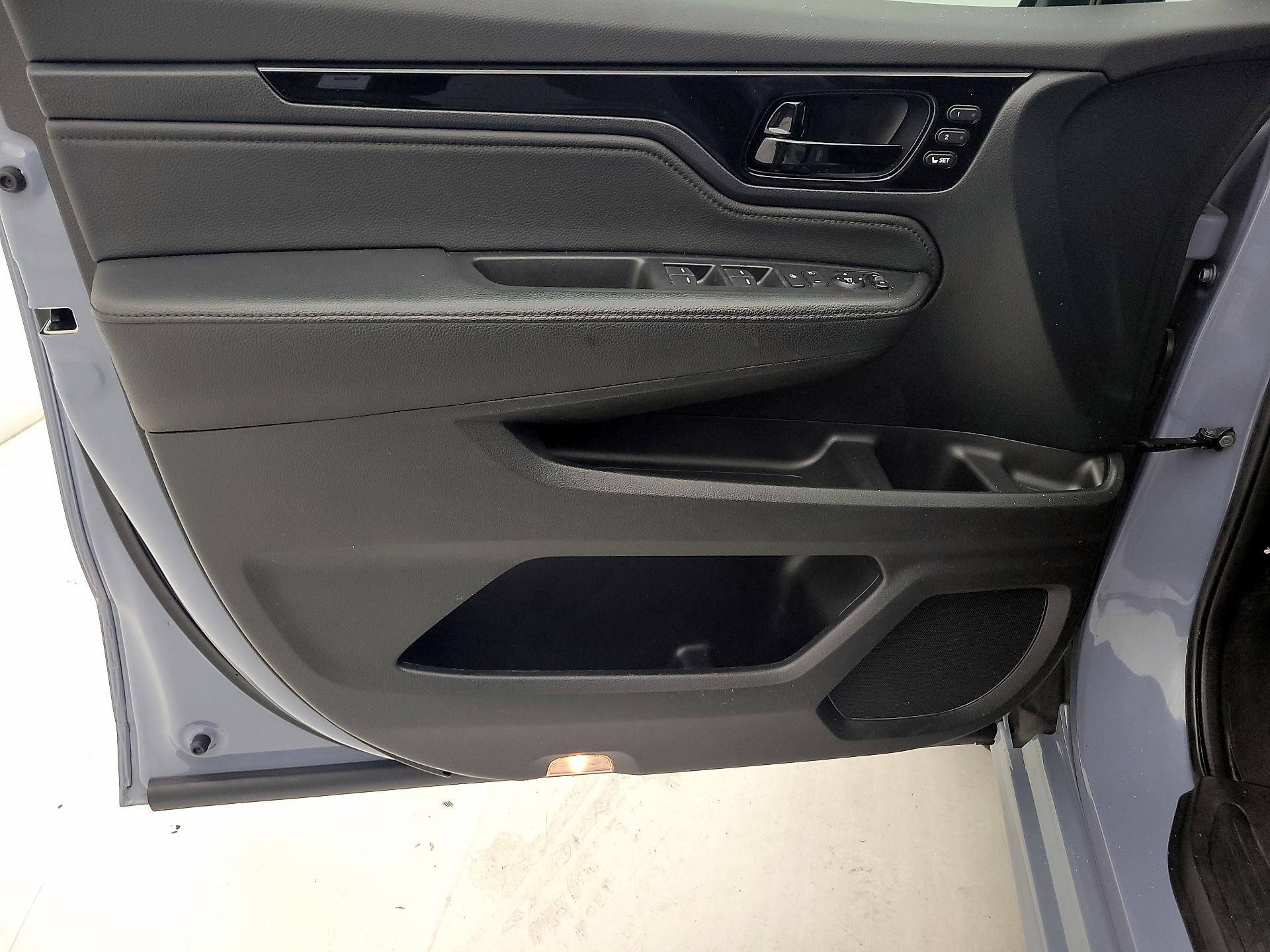 Thumbnail: 2023 Honda Odyssey - 12
