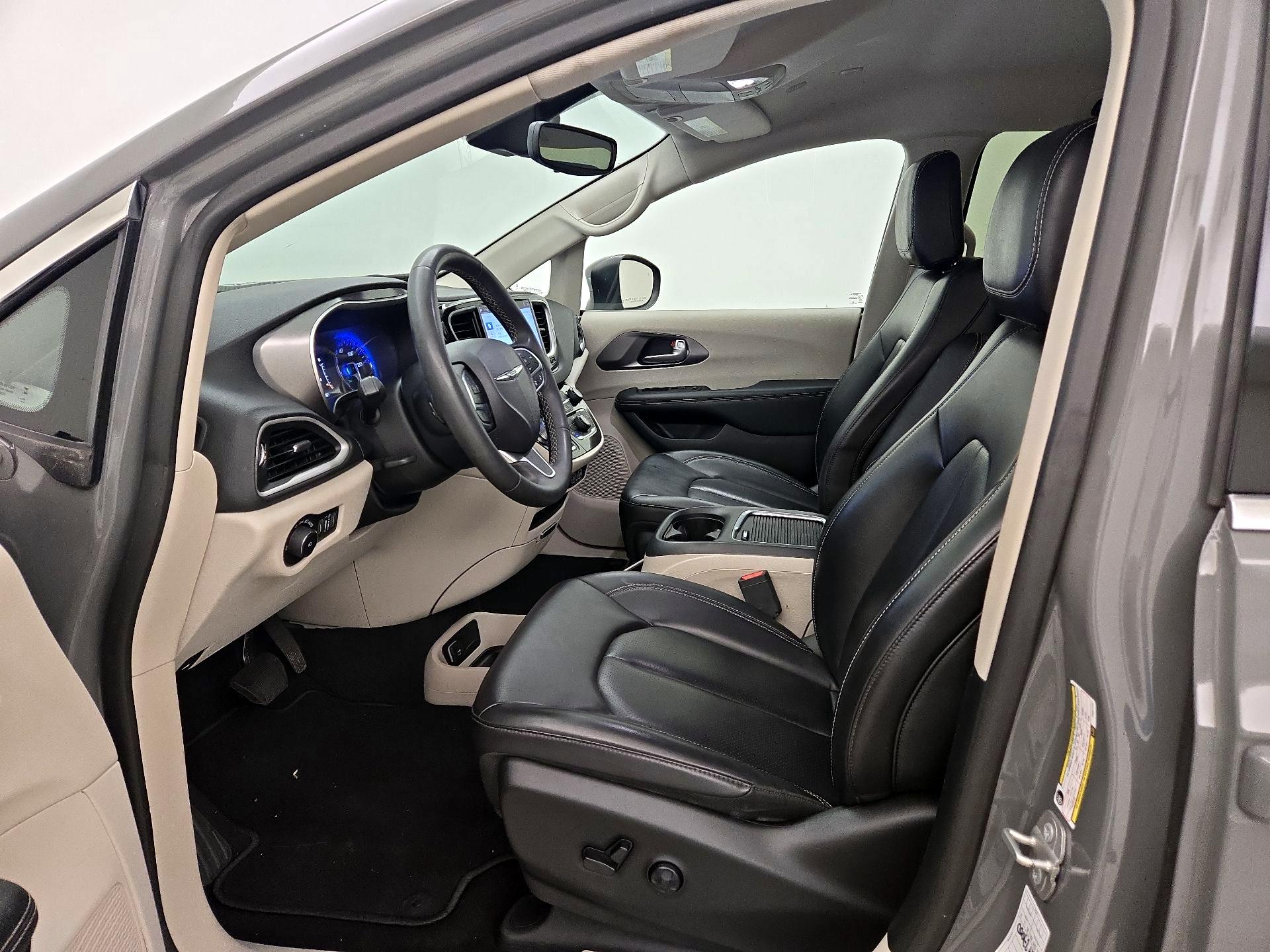 Thumbnail: 2023 Chrysler Pacifica - 11