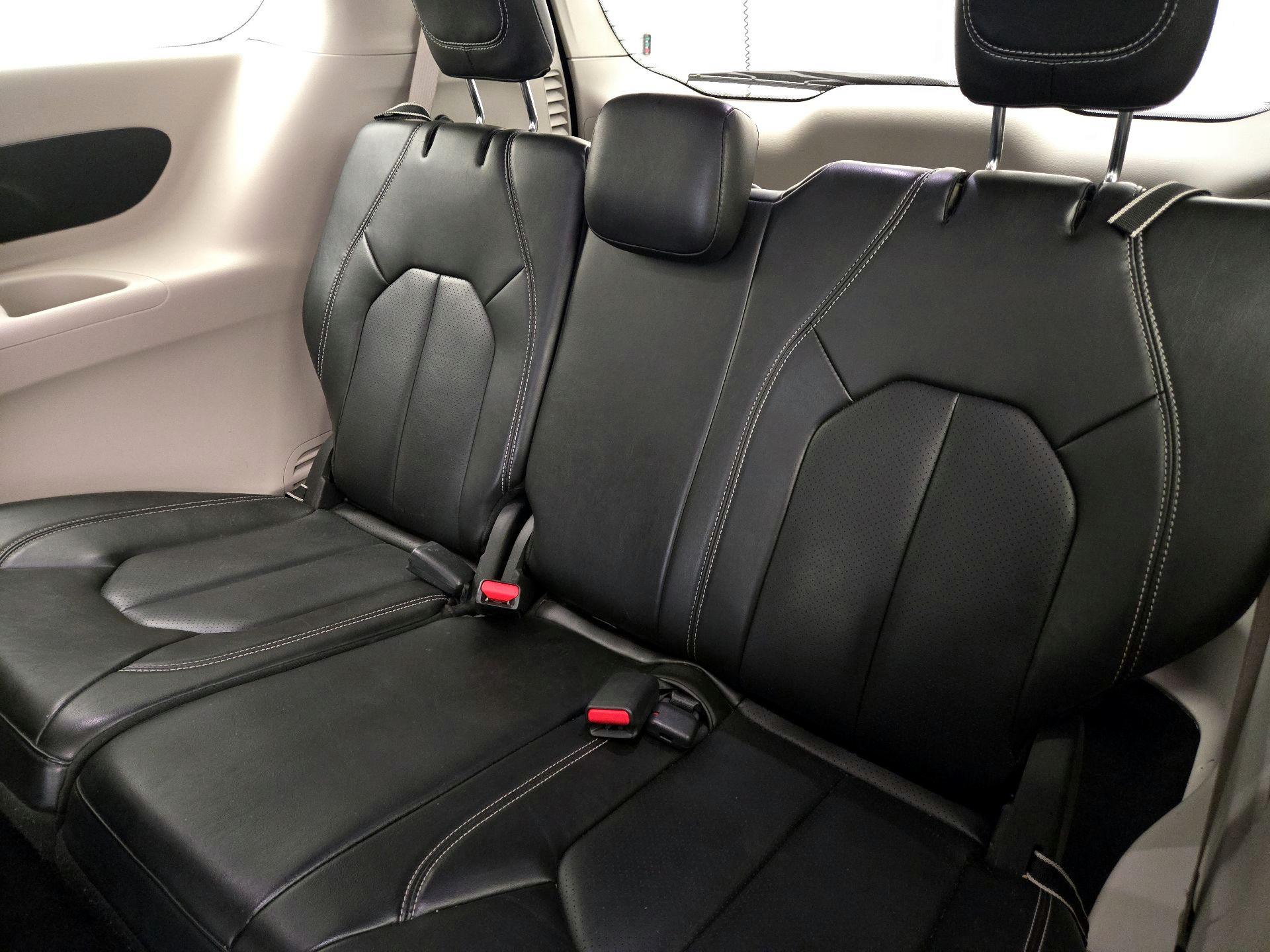 Thumbnail: 2023 Chrysler Pacifica - 20