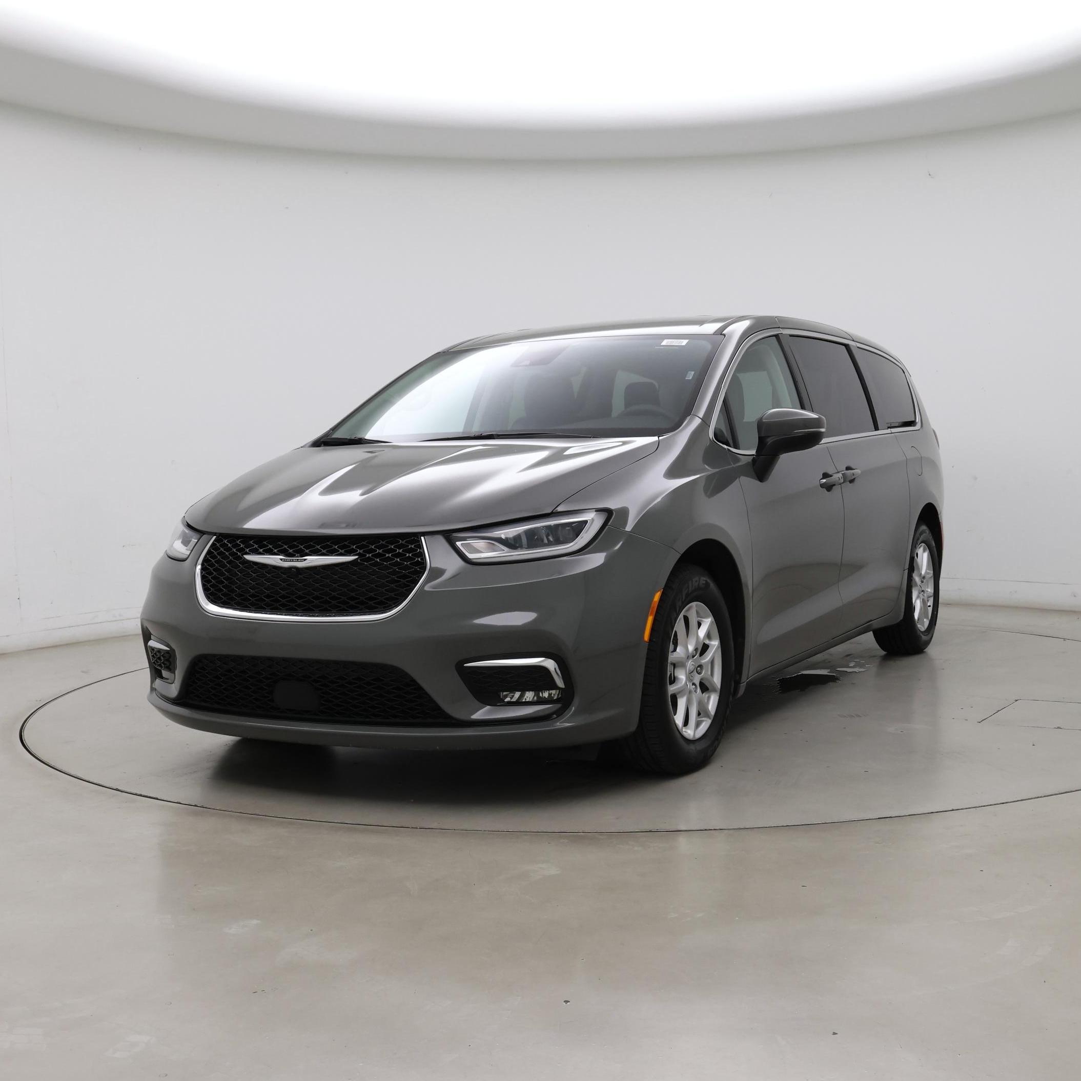 Thumbnail: 2023 Chrysler Pacifica - 4