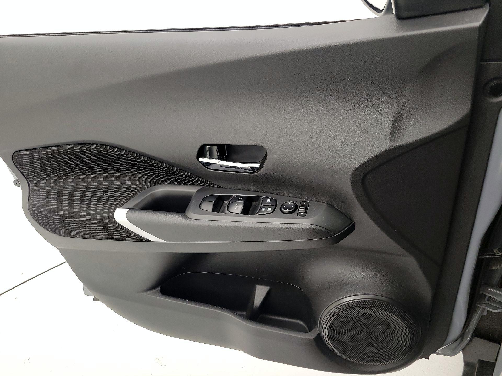 Thumbnail: 2023 Nissan Kicks - 12