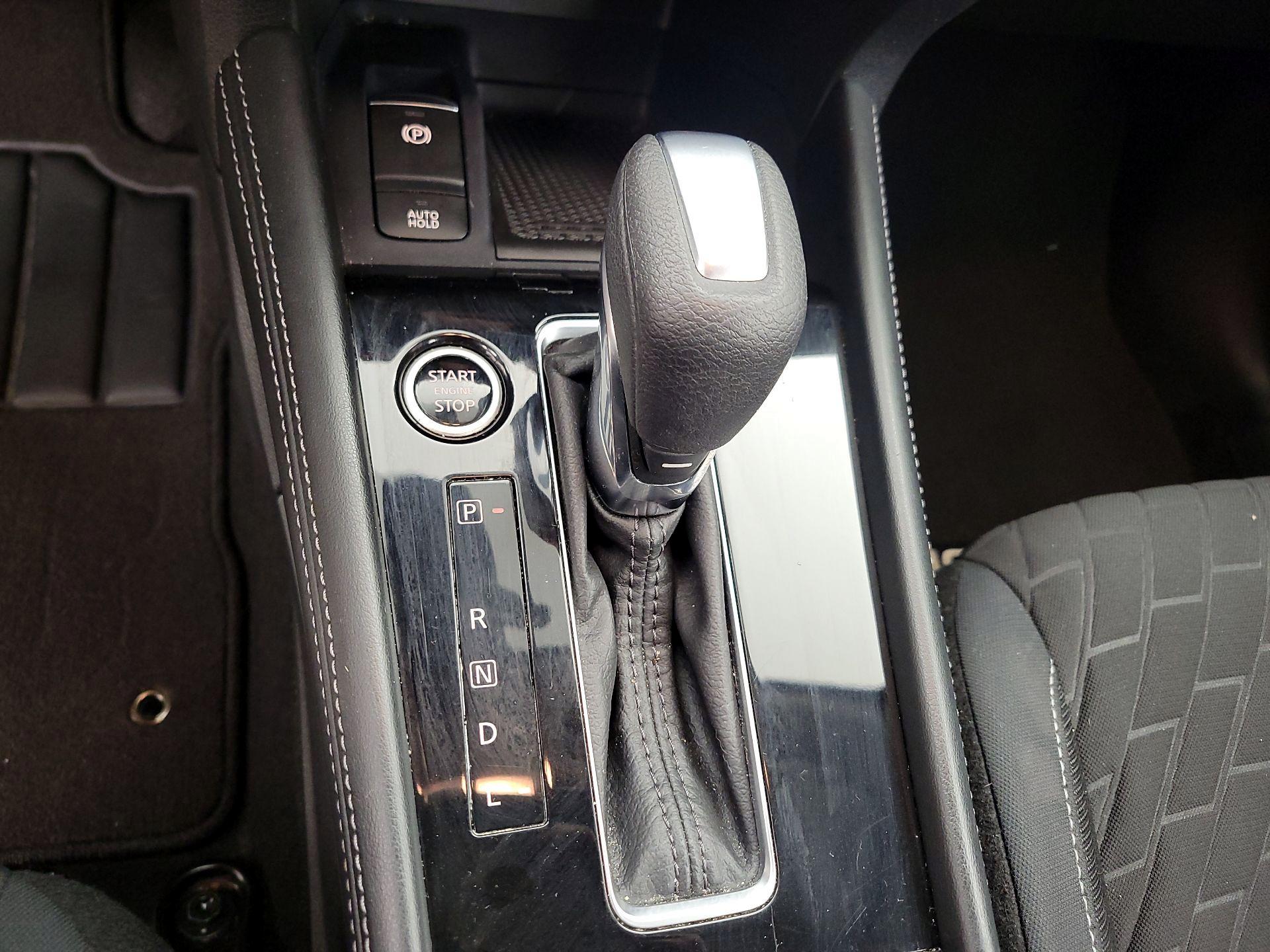 Thumbnail: 2023 Nissan Kicks - 15