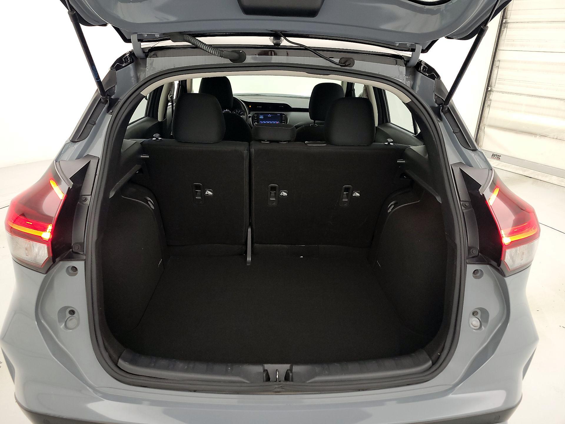 Thumbnail: 2023 Nissan Kicks - 16