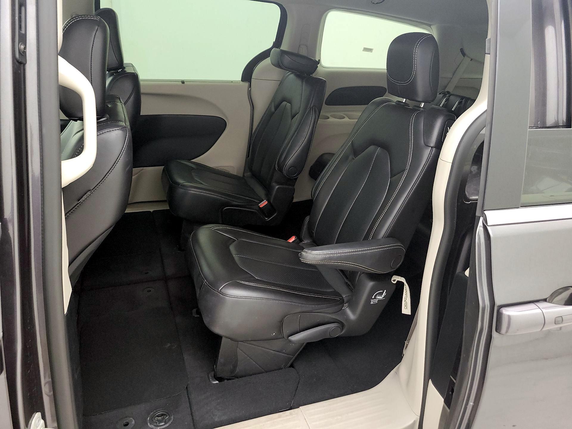 Thumbnail: 2023 Chrysler Pacifica - 19