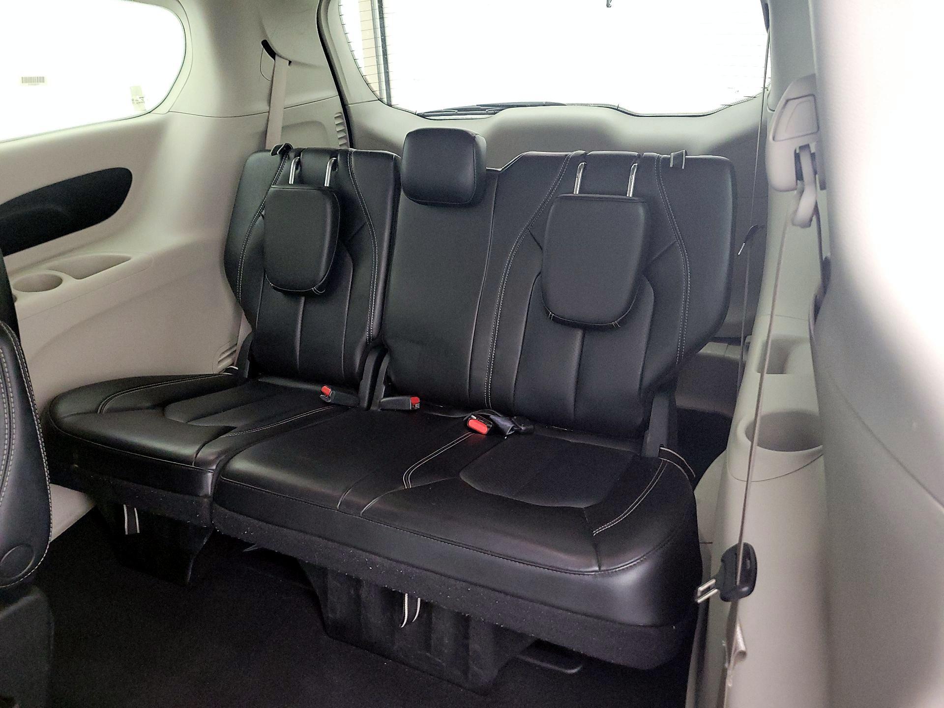 Thumbnail: 2023 Chrysler Pacifica - 20