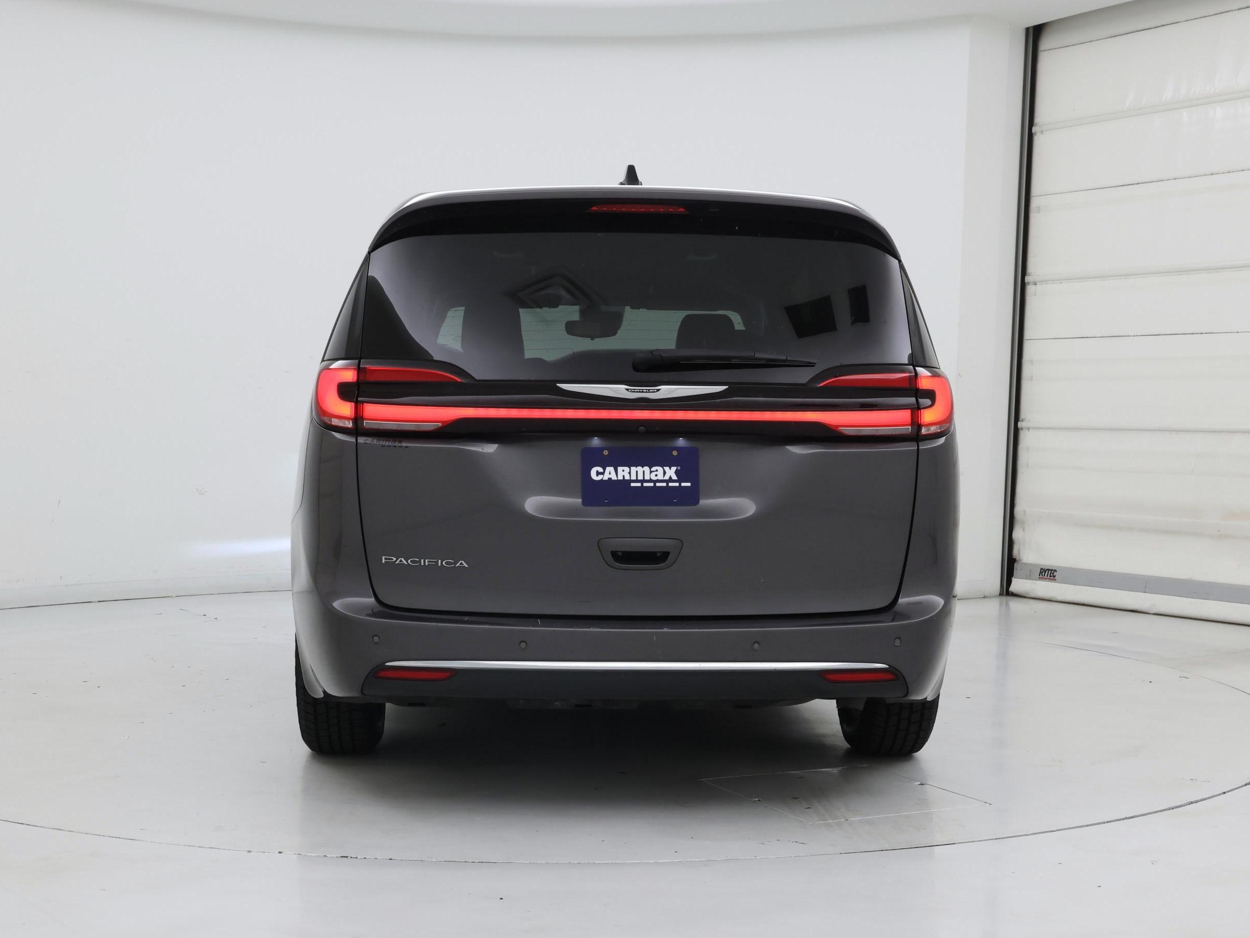 Thumbnail: 2023 Chrysler Pacifica - 6