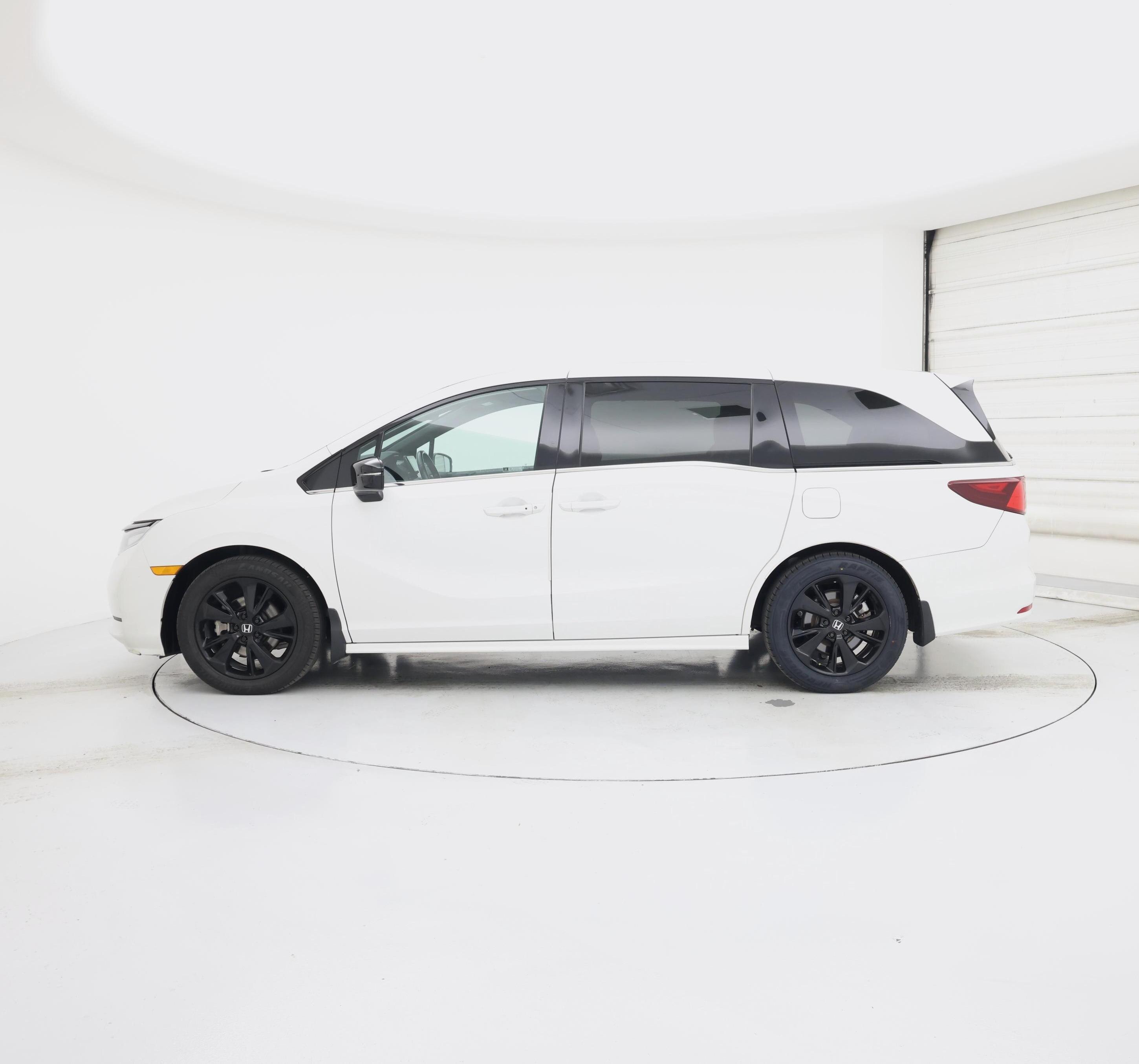 Thumbnail: 2023 Honda Odyssey - 3