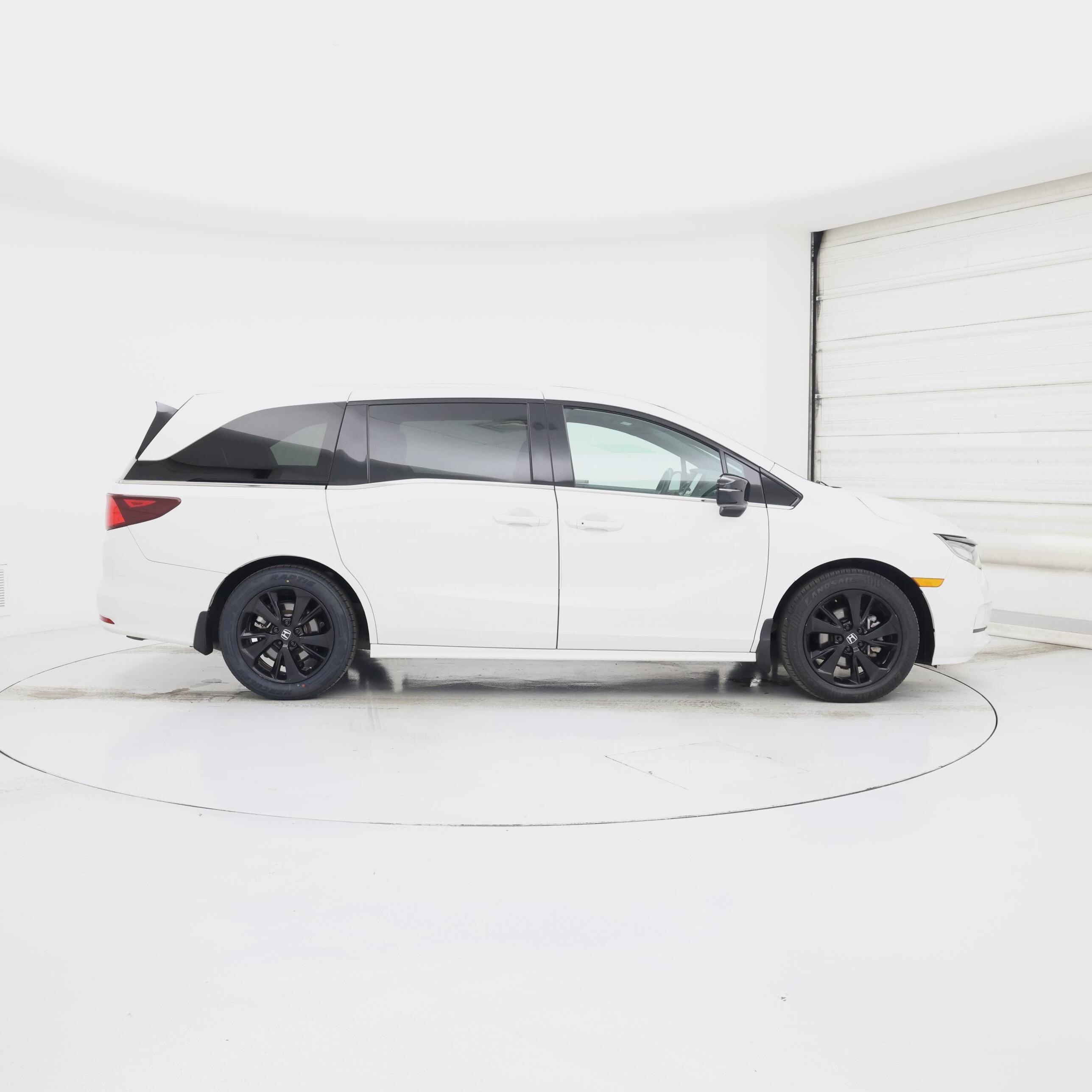 Thumbnail: 2023 Honda Odyssey - 7