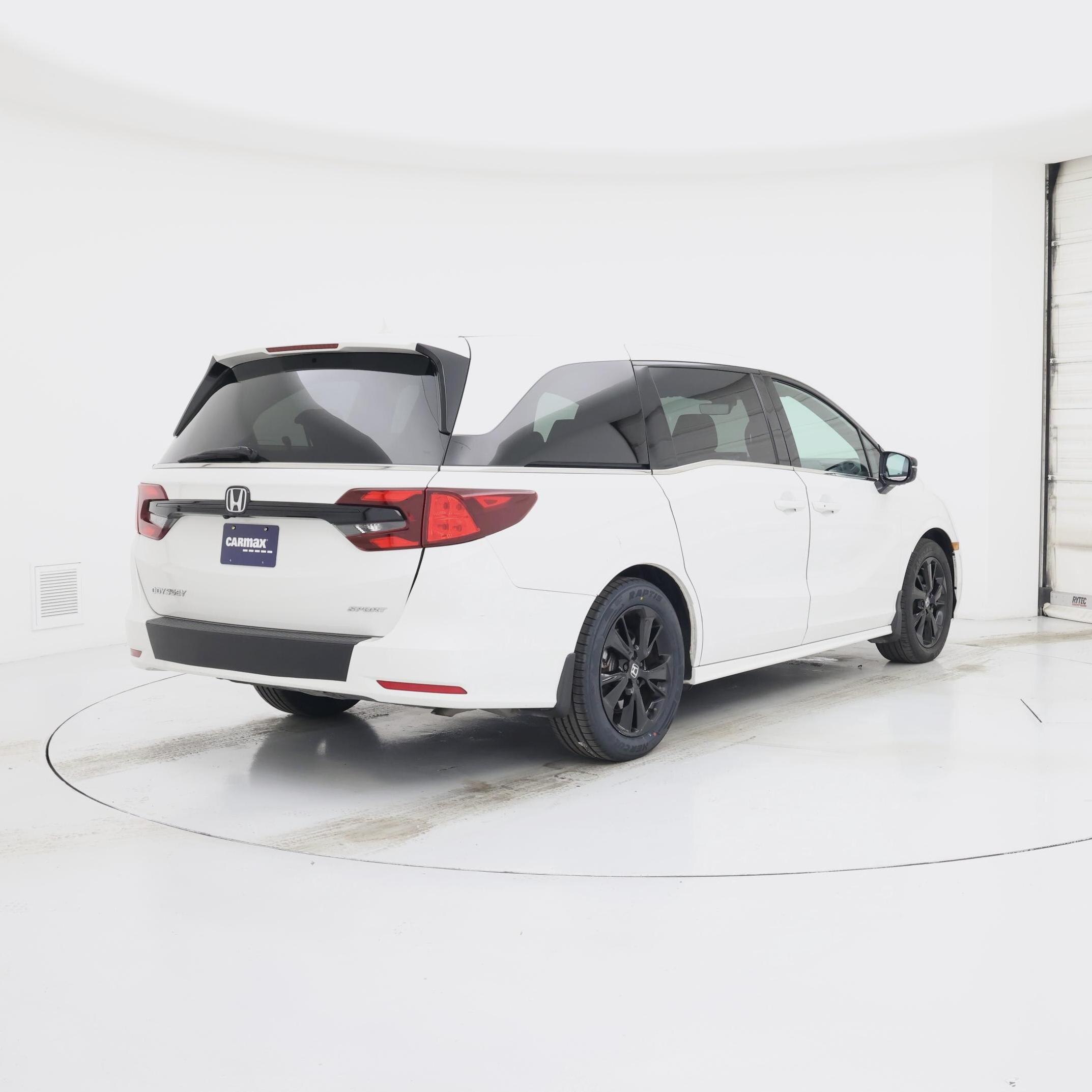 Thumbnail: 2023 Honda Odyssey - 8