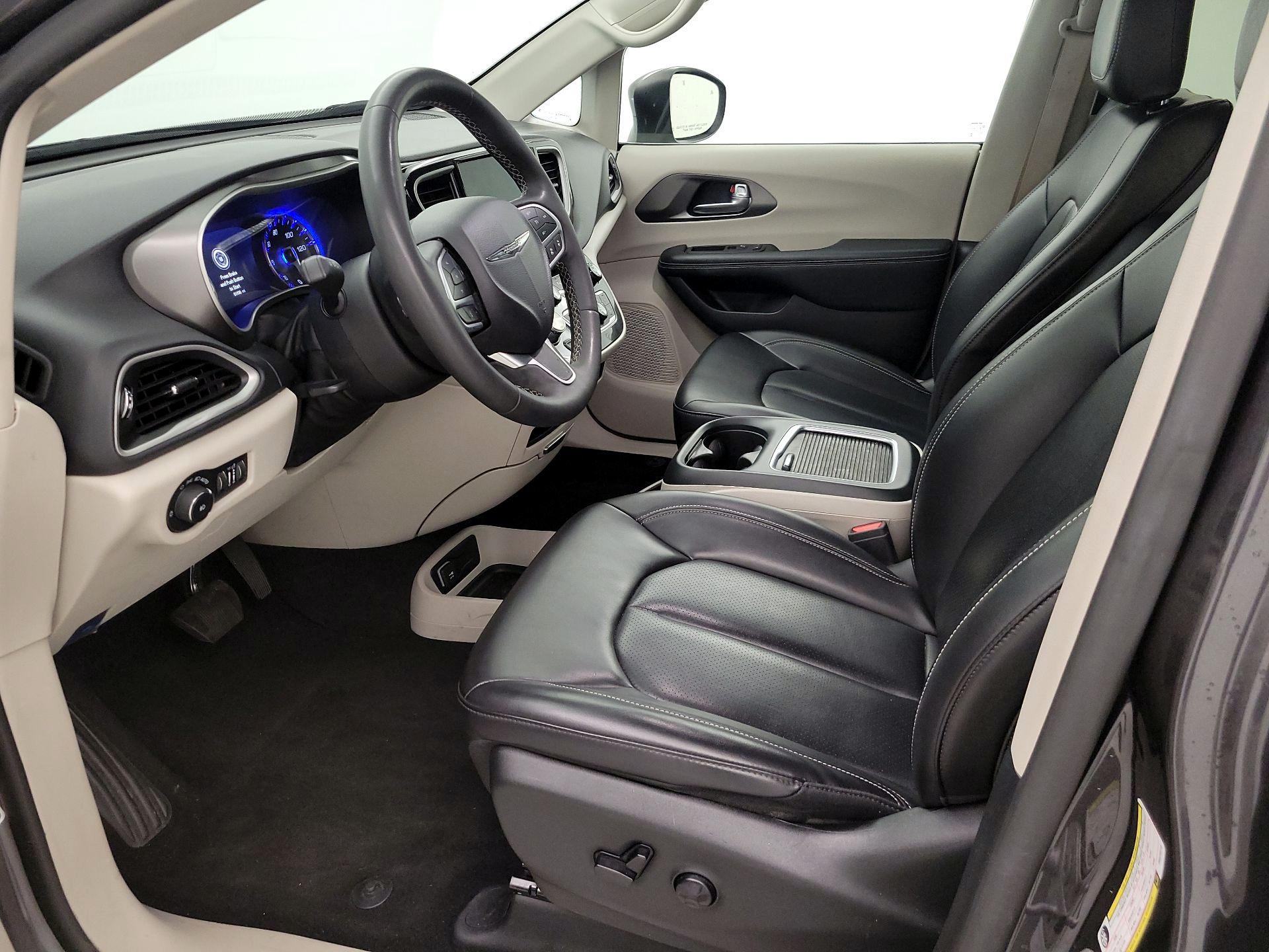 Thumbnail: 2023 Chrysler Pacifica - 11