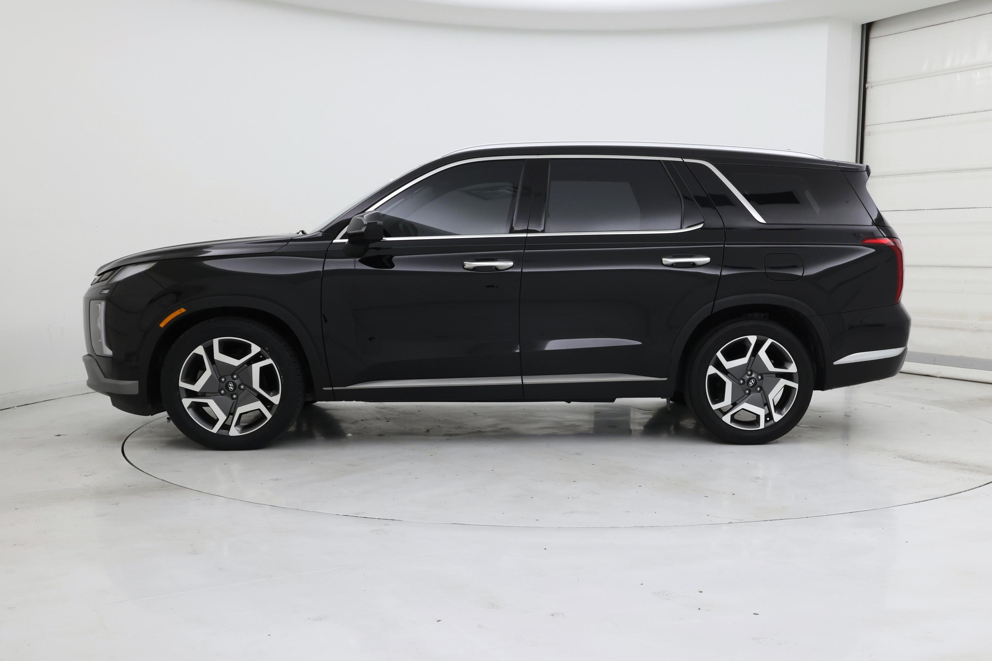 Thumbnail: 2023 Hyundai Palisade - 3