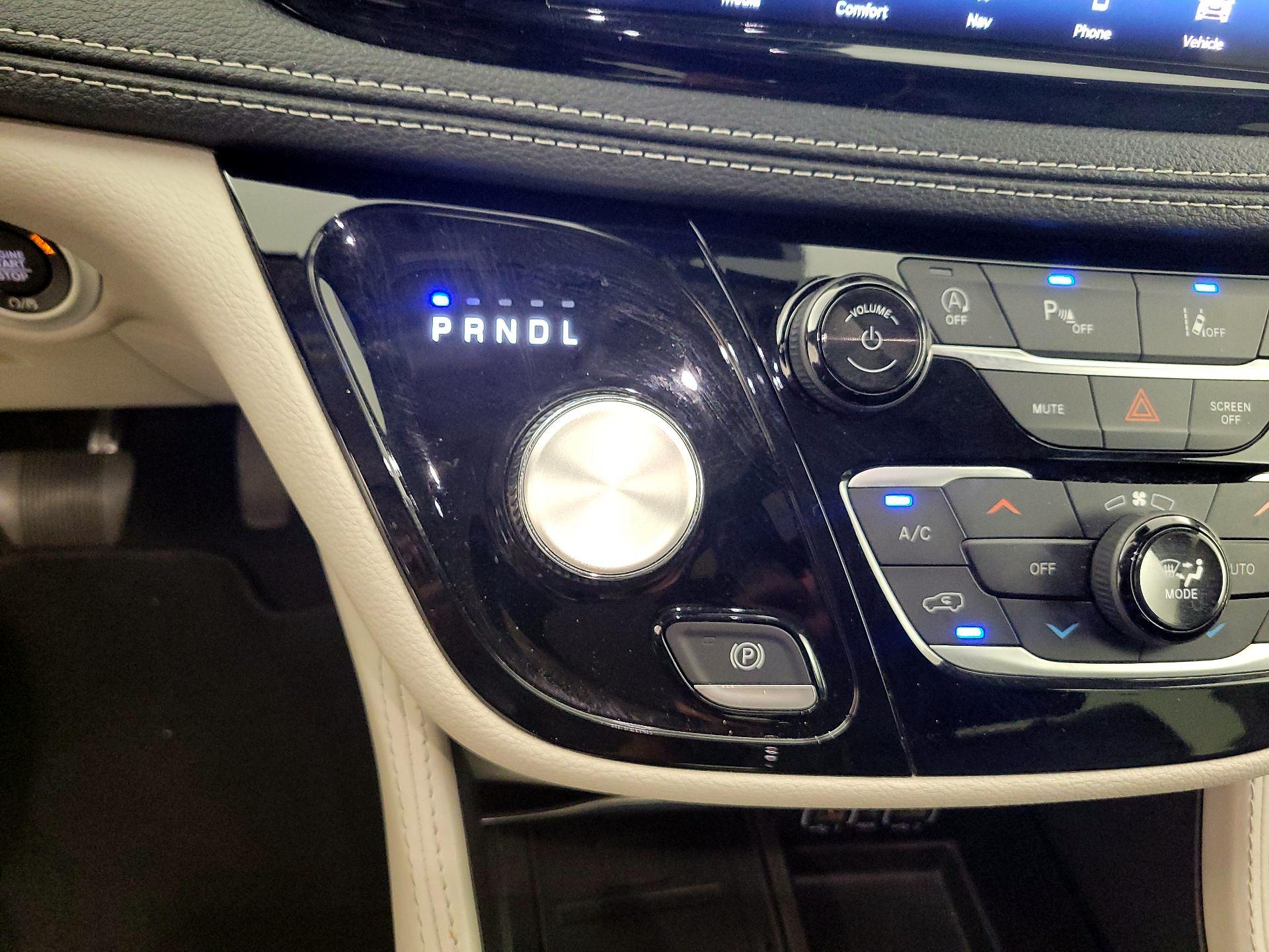 Thumbnail: 2023 Chrysler Pacifica - 18