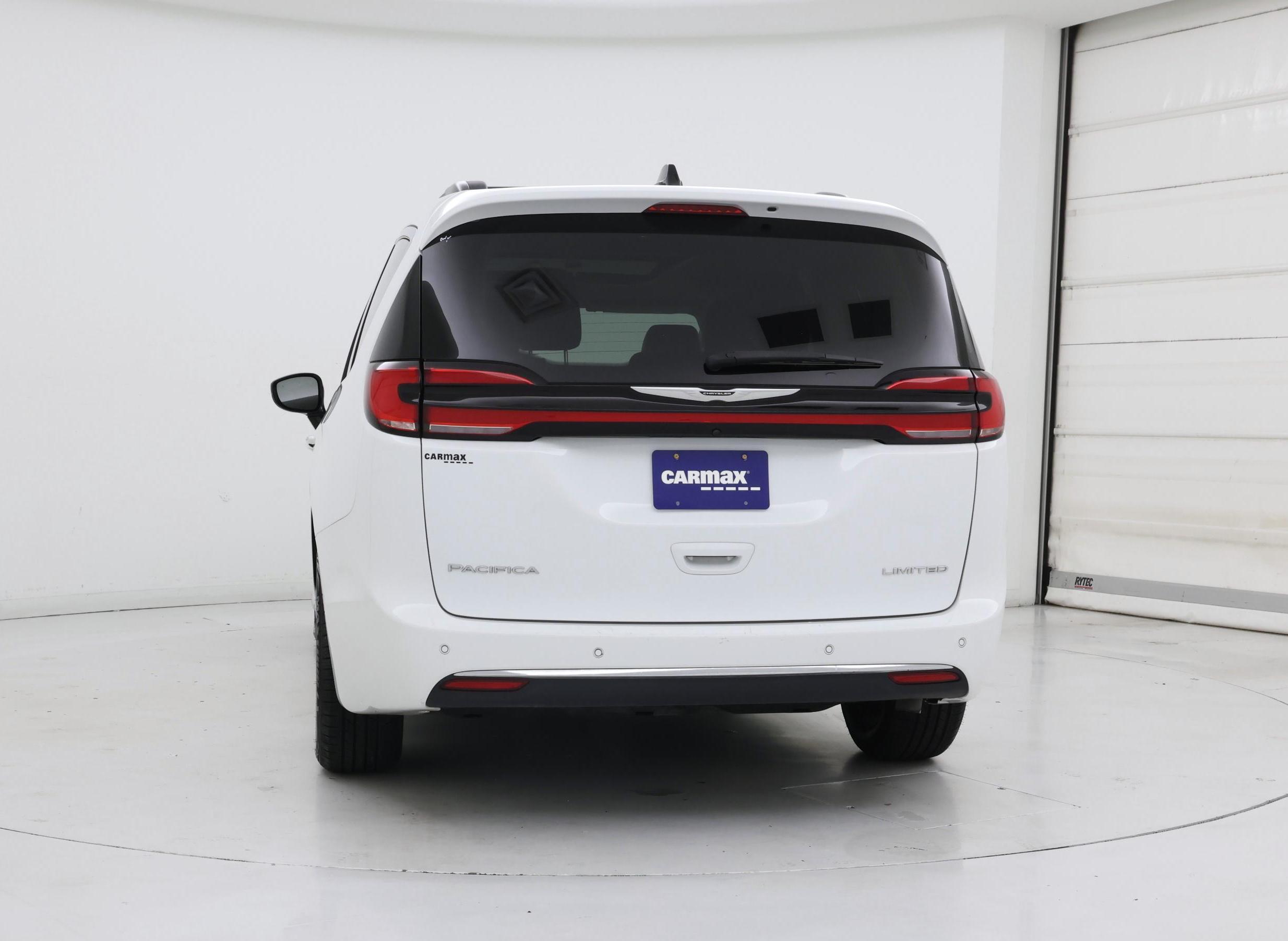 Thumbnail: 2023 Chrysler Pacifica - 6