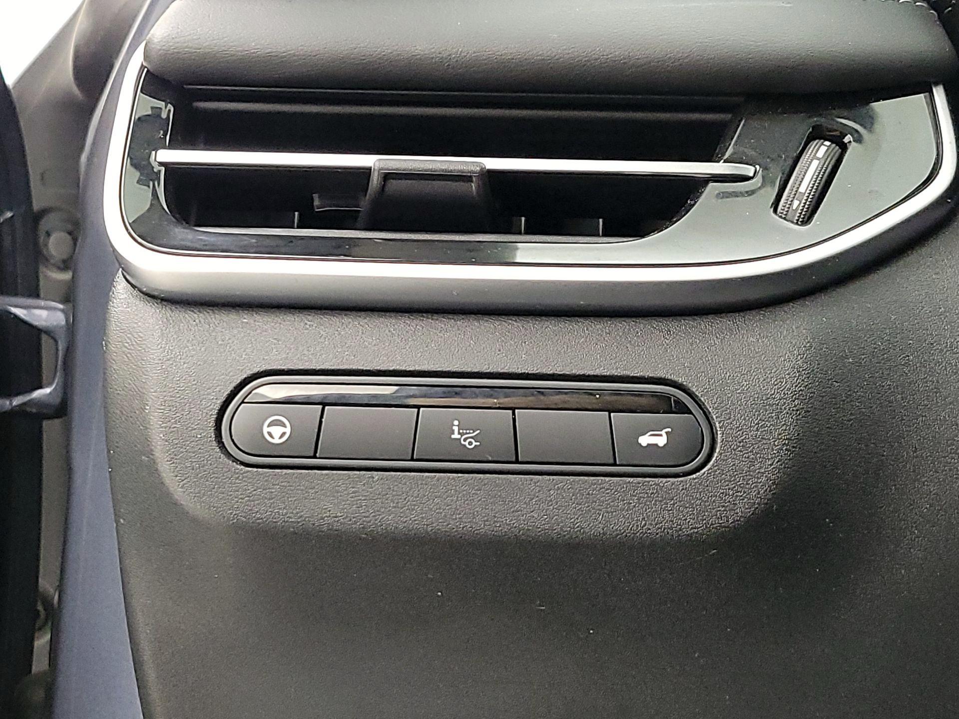 Thumbnail: 2023 INFINITI QX60 - 13