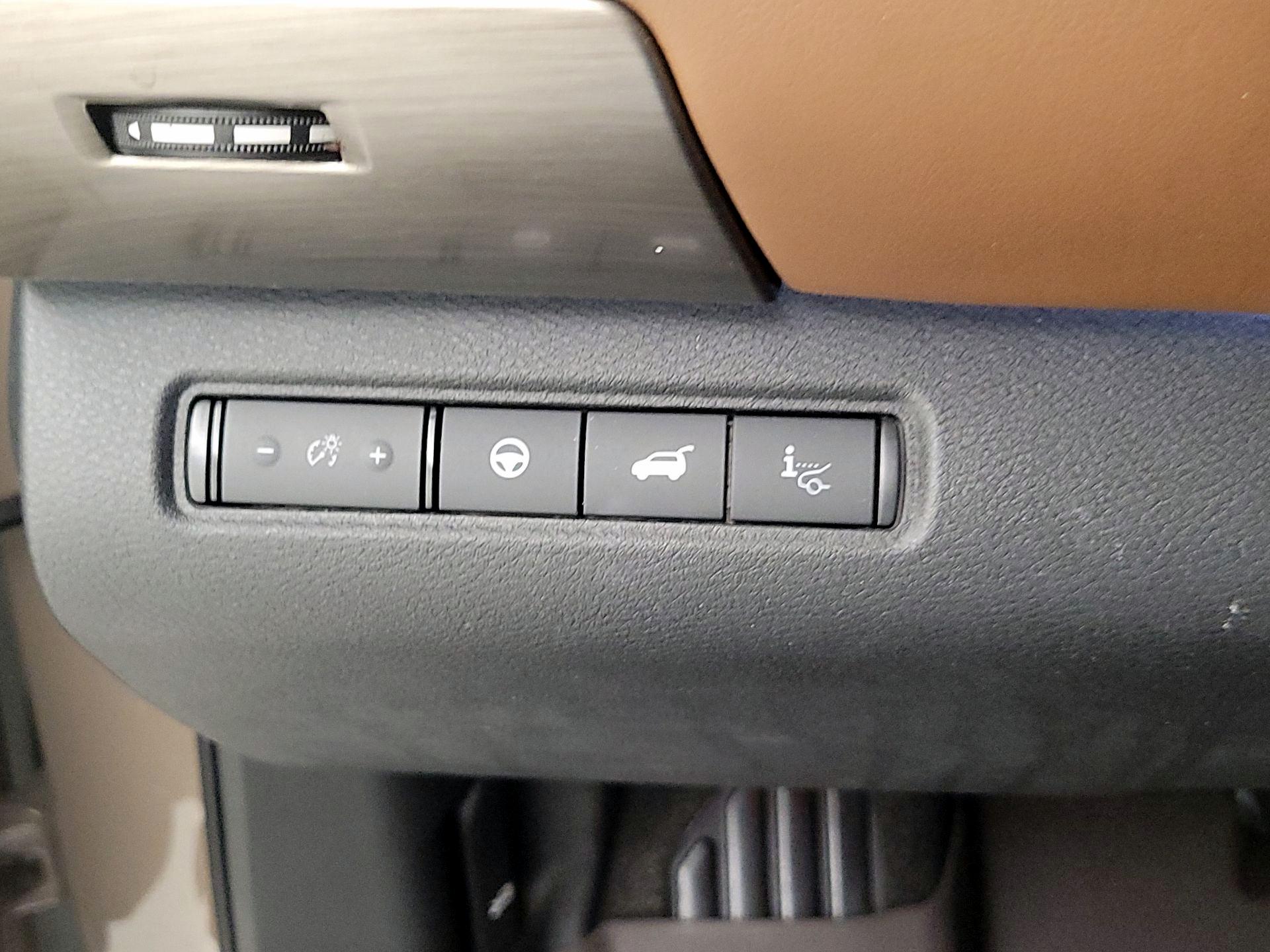 Thumbnail: 2023 Nissan Pathfinder - 11