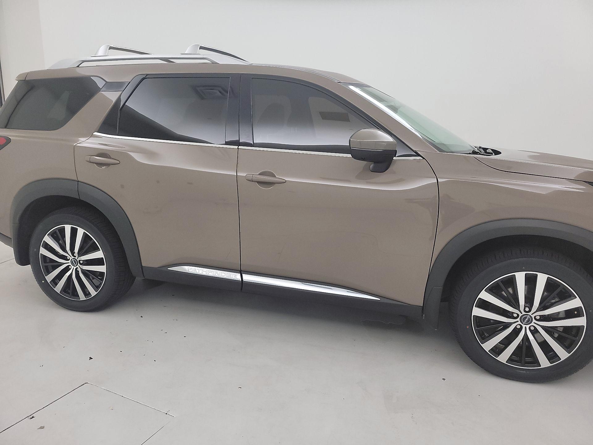 Thumbnail: 2023 Nissan Pathfinder - 4