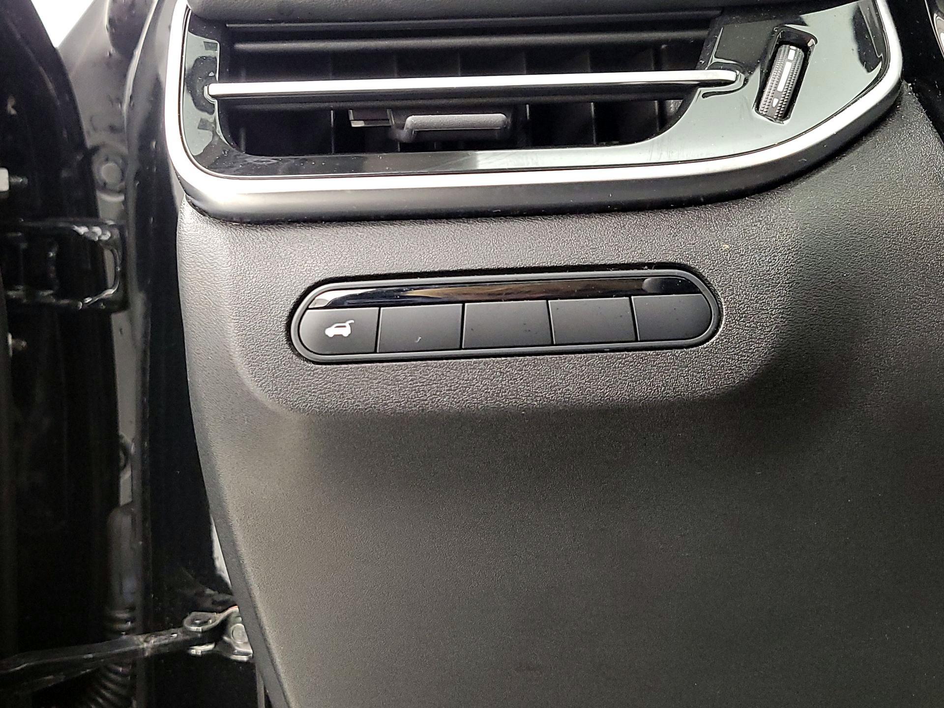 Thumbnail: 2023 INFINITI QX60 - 13