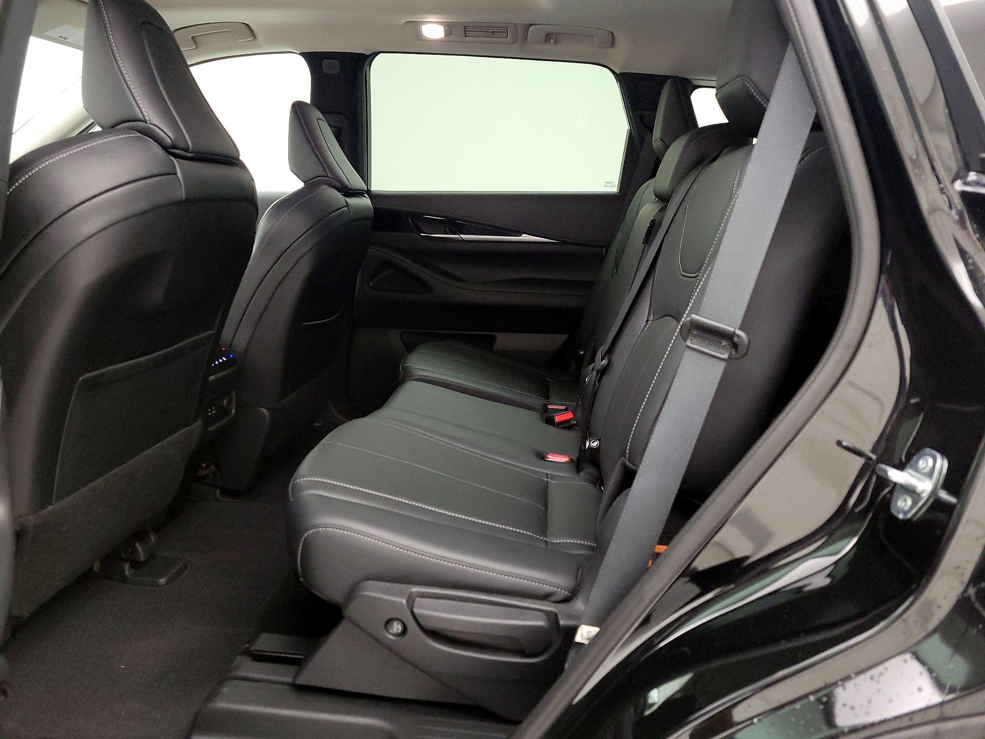 Thumbnail: 2023 INFINITI QX60 - 19