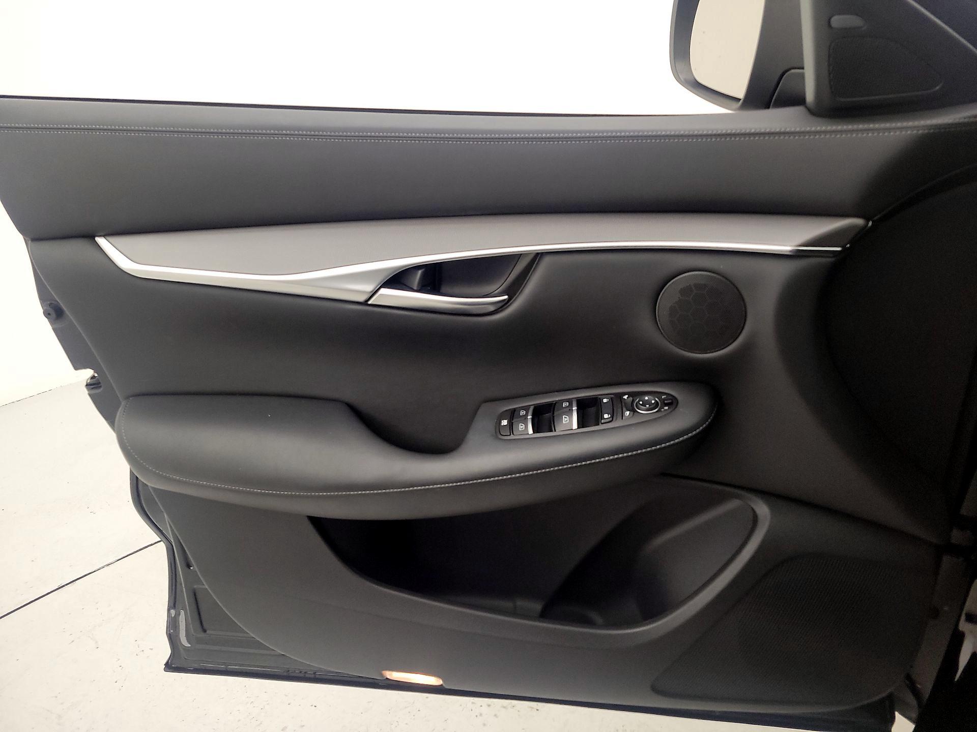 Thumbnail: 2022 INFINITI QX50 - 12