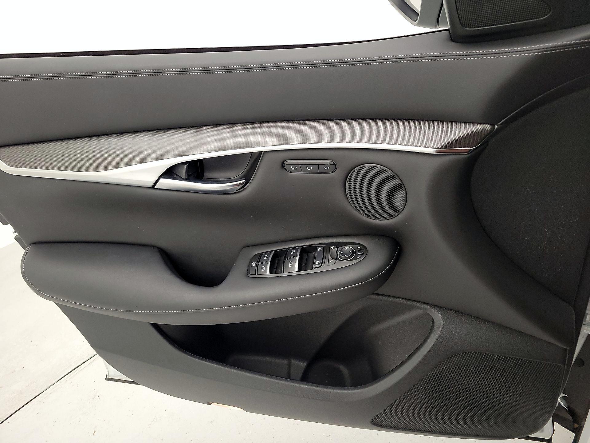 Thumbnail: 2023 INFINITI QX50 - 12