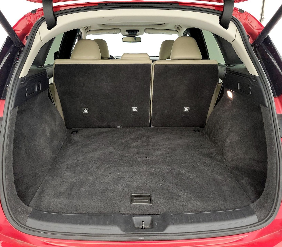 Trunk/Cargo (Seats Up)