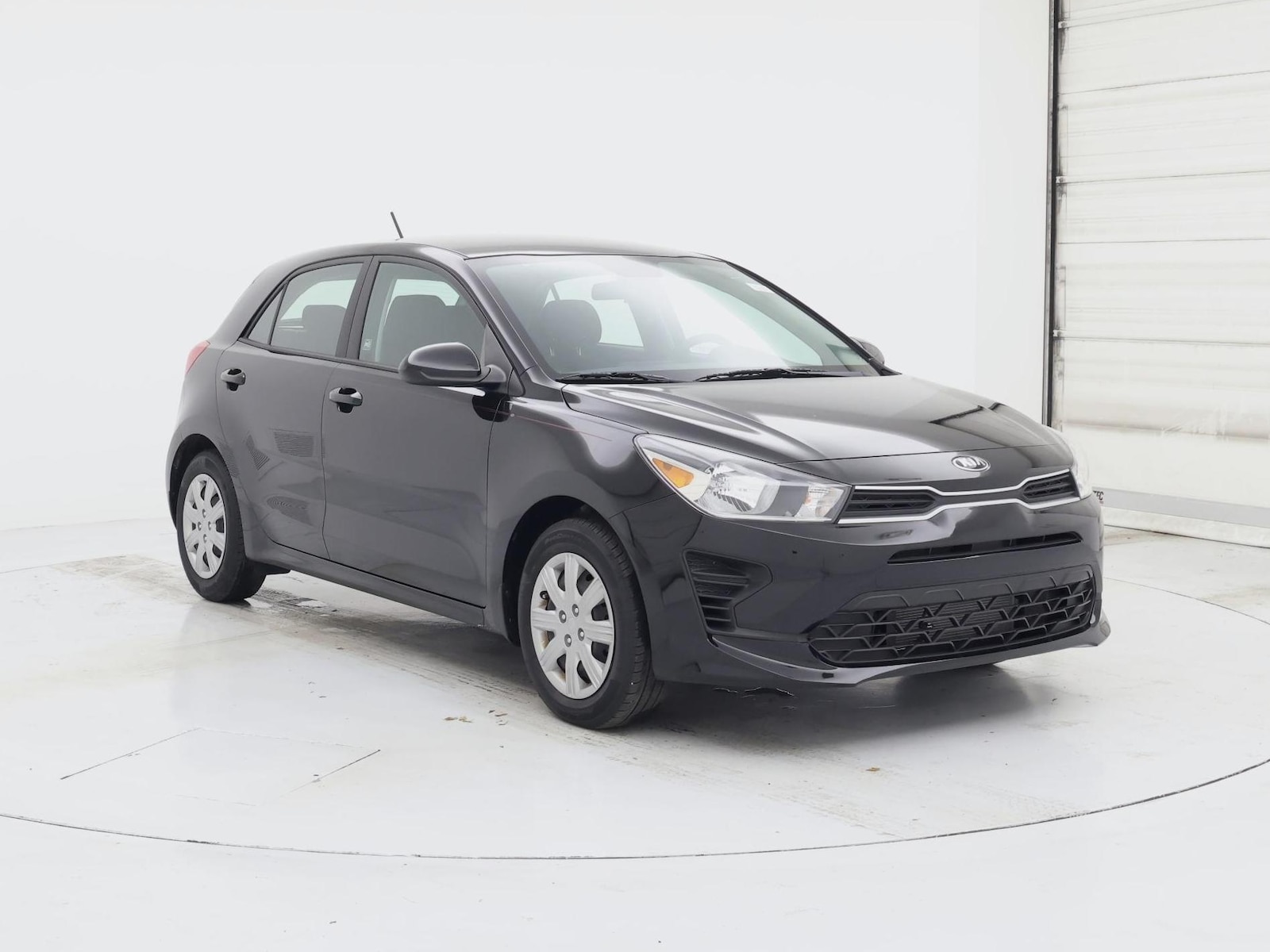 2021 Kia Rio 5-Door S - Photo 2