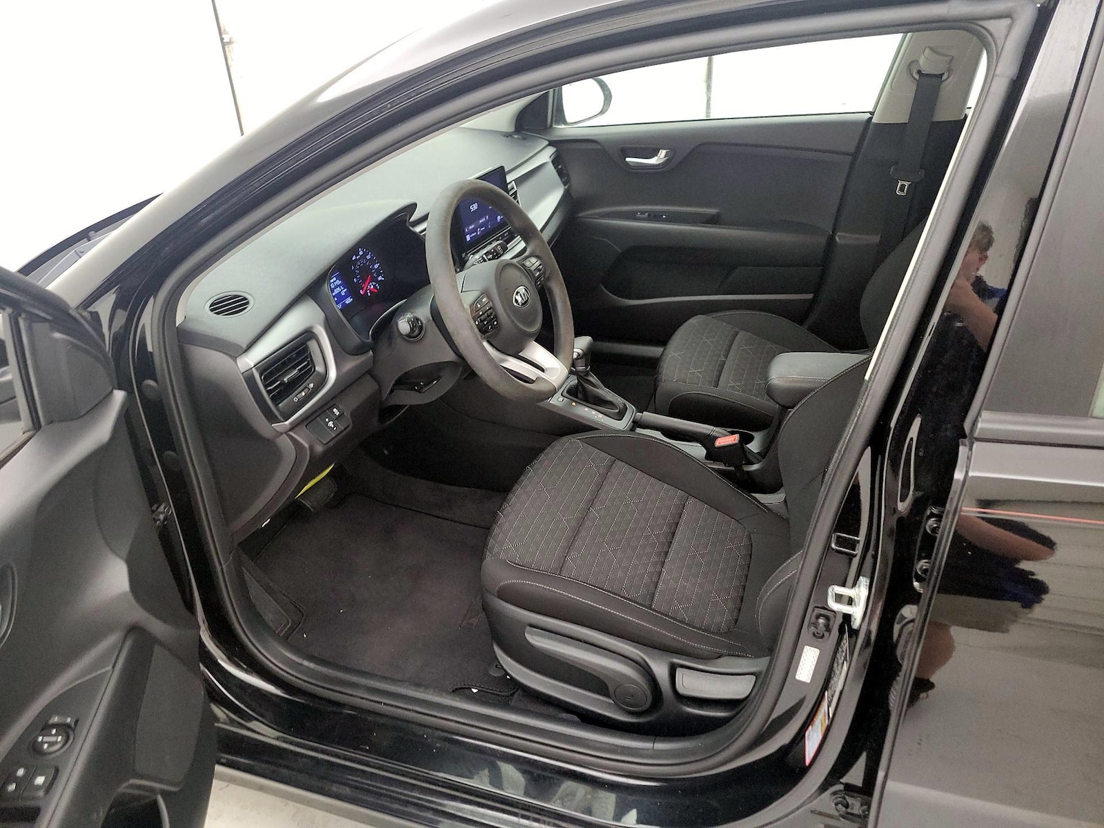 2021 Kia Rio 5-Door S - Photo 12