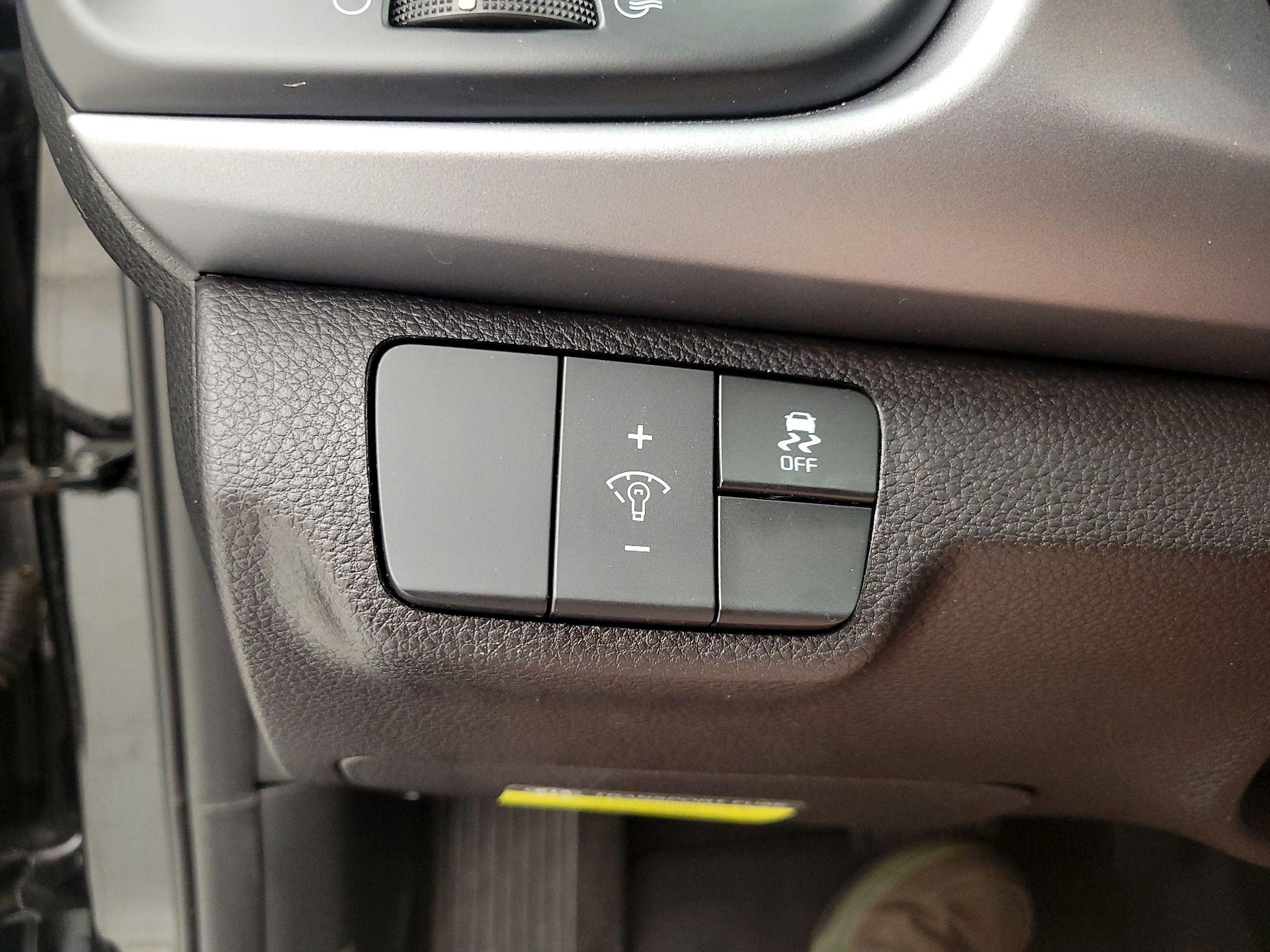 Thumbnail: 2021 Kia Rio5 - 13